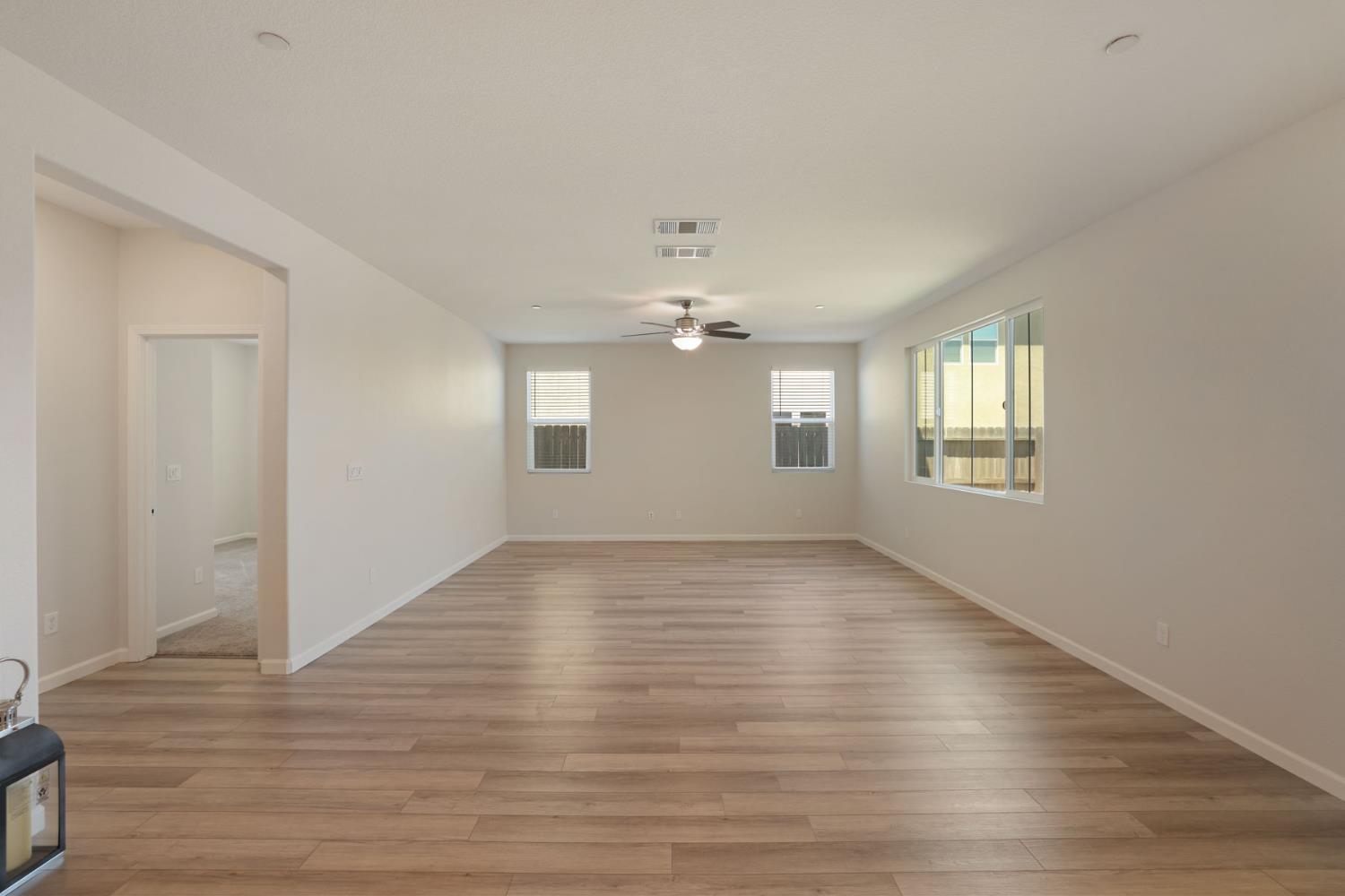 1457 W Woodward Ave, Manteca, CA 95337