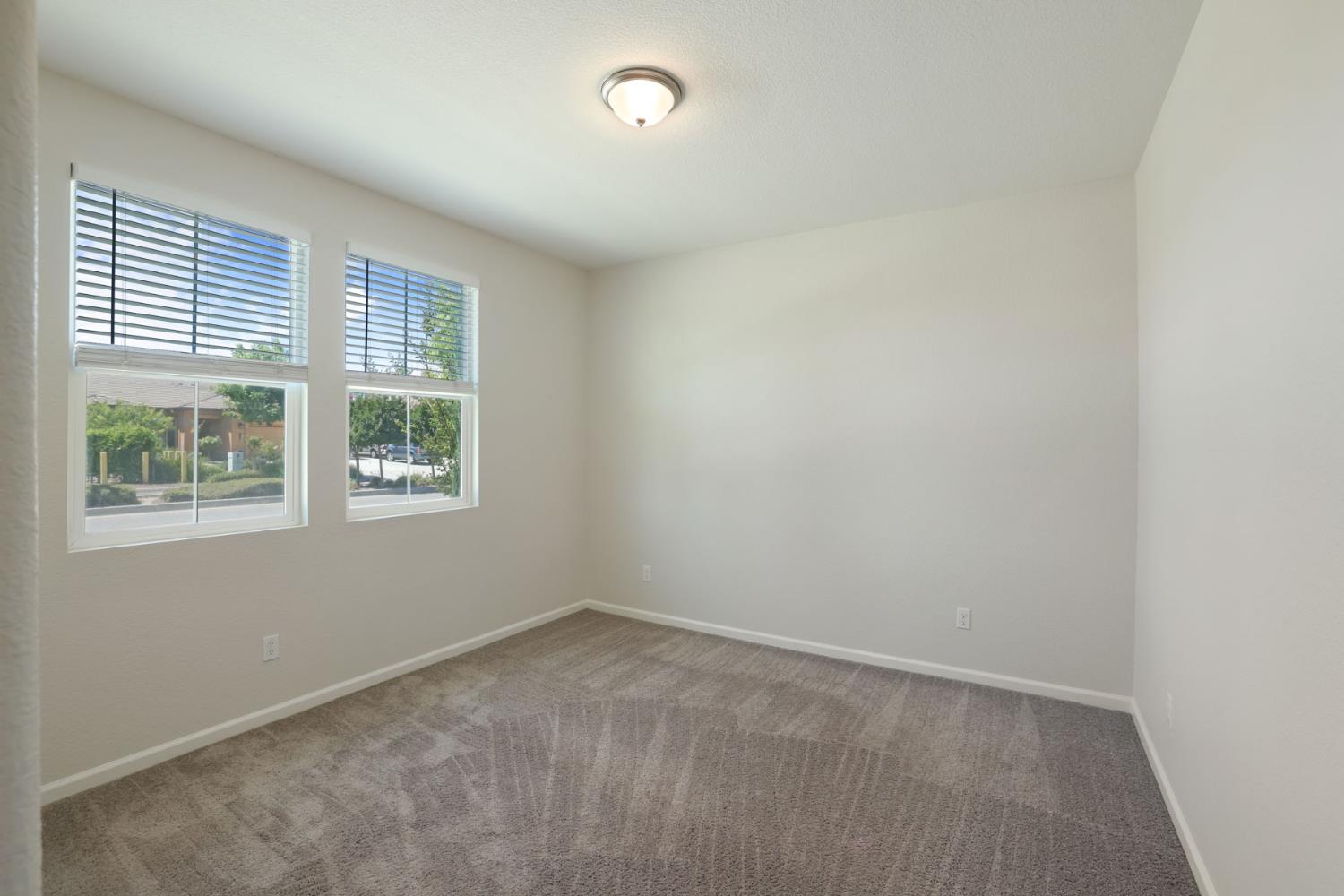 1457 W Woodward Ave, Manteca, CA 95337
