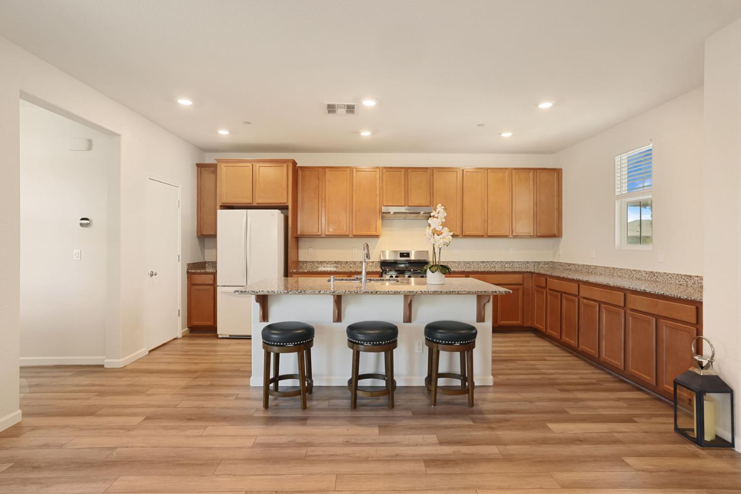 1457 W Woodward Ave, Manteca, CA 95337