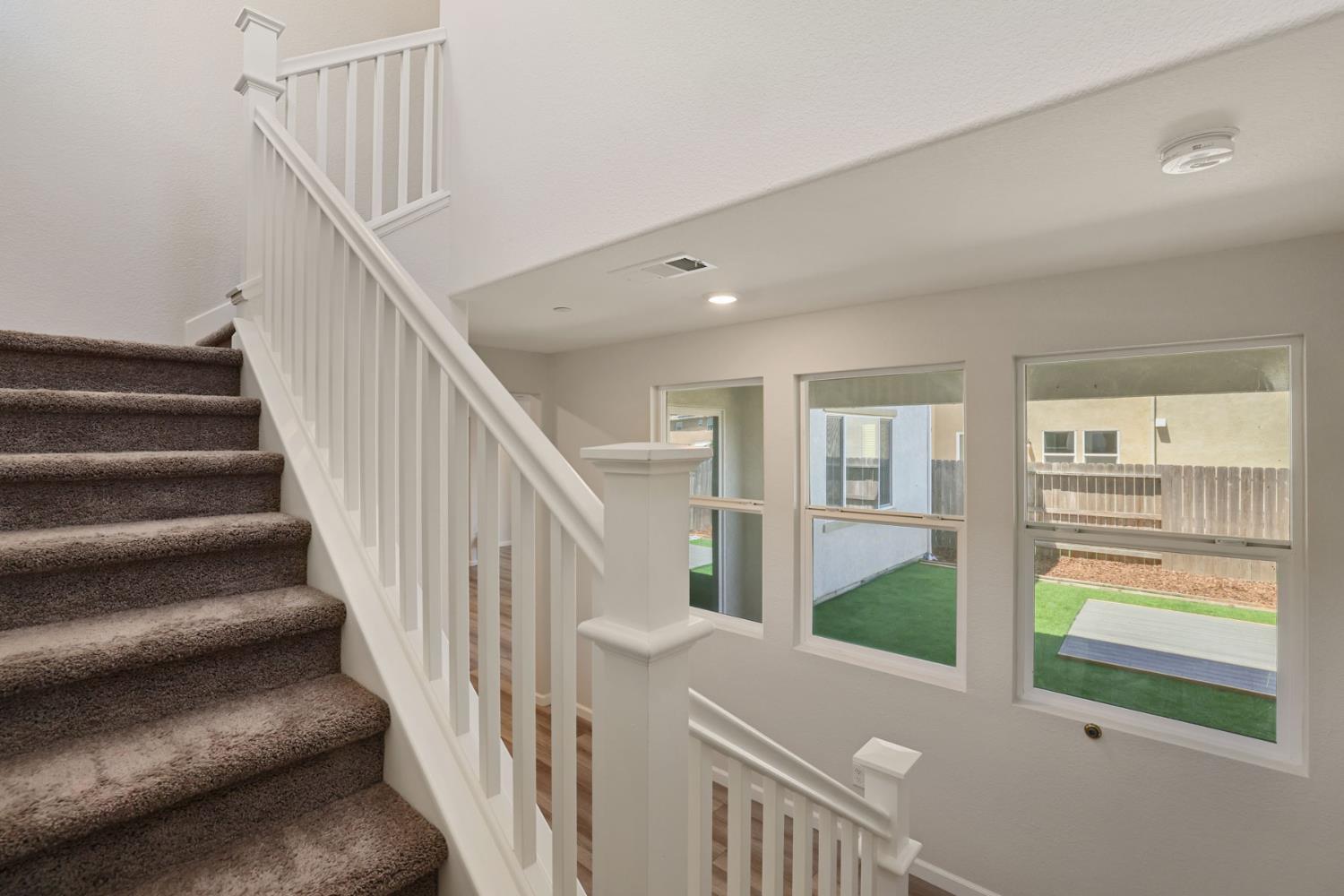 1457 W Woodward Ave, Manteca, CA 95337