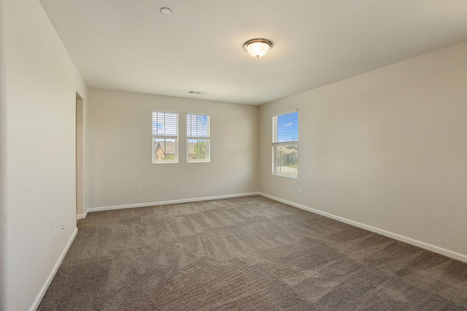 1457 W Woodward Ave, Manteca, CA 95337