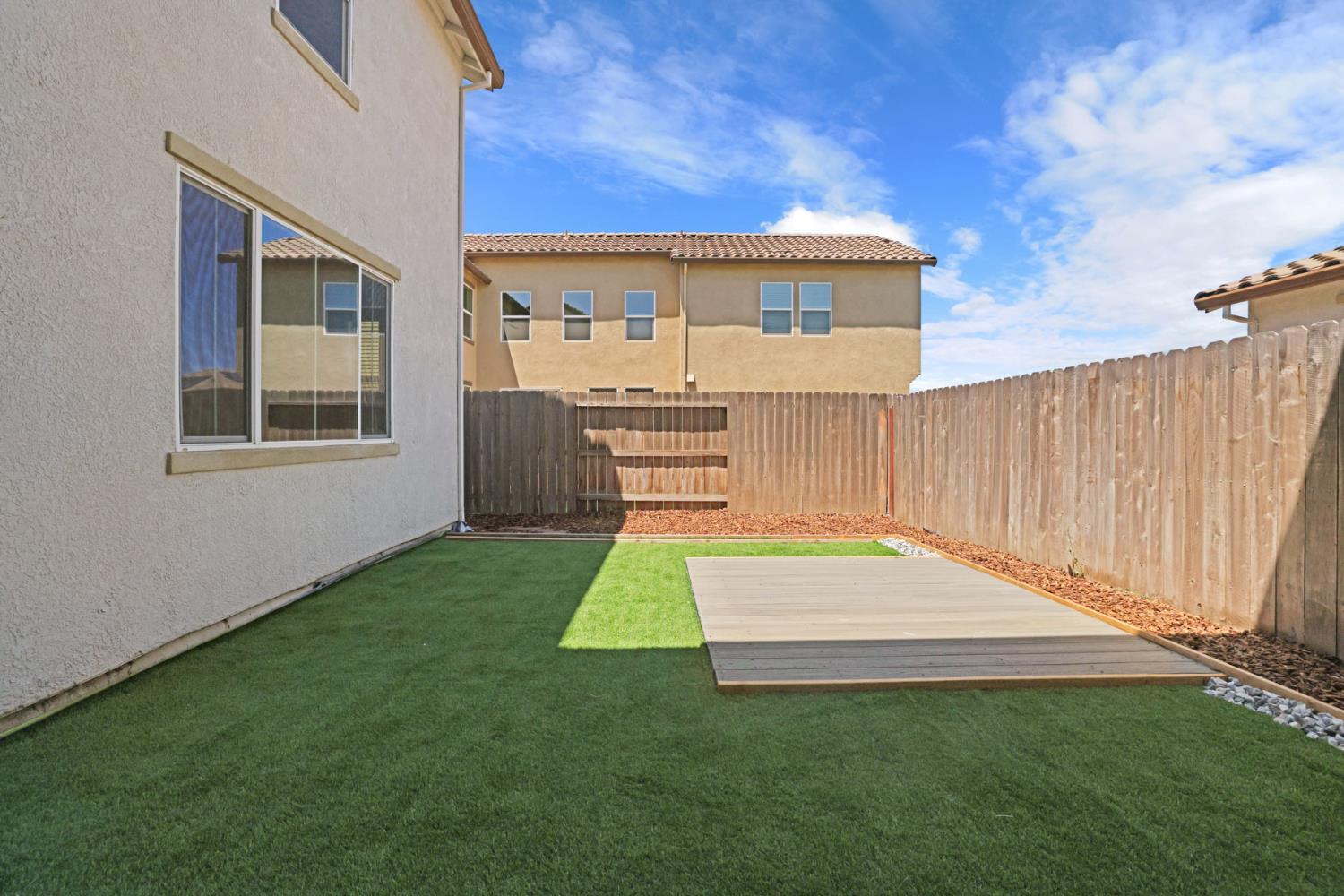 1457 W Woodward Ave, Manteca, CA 95337