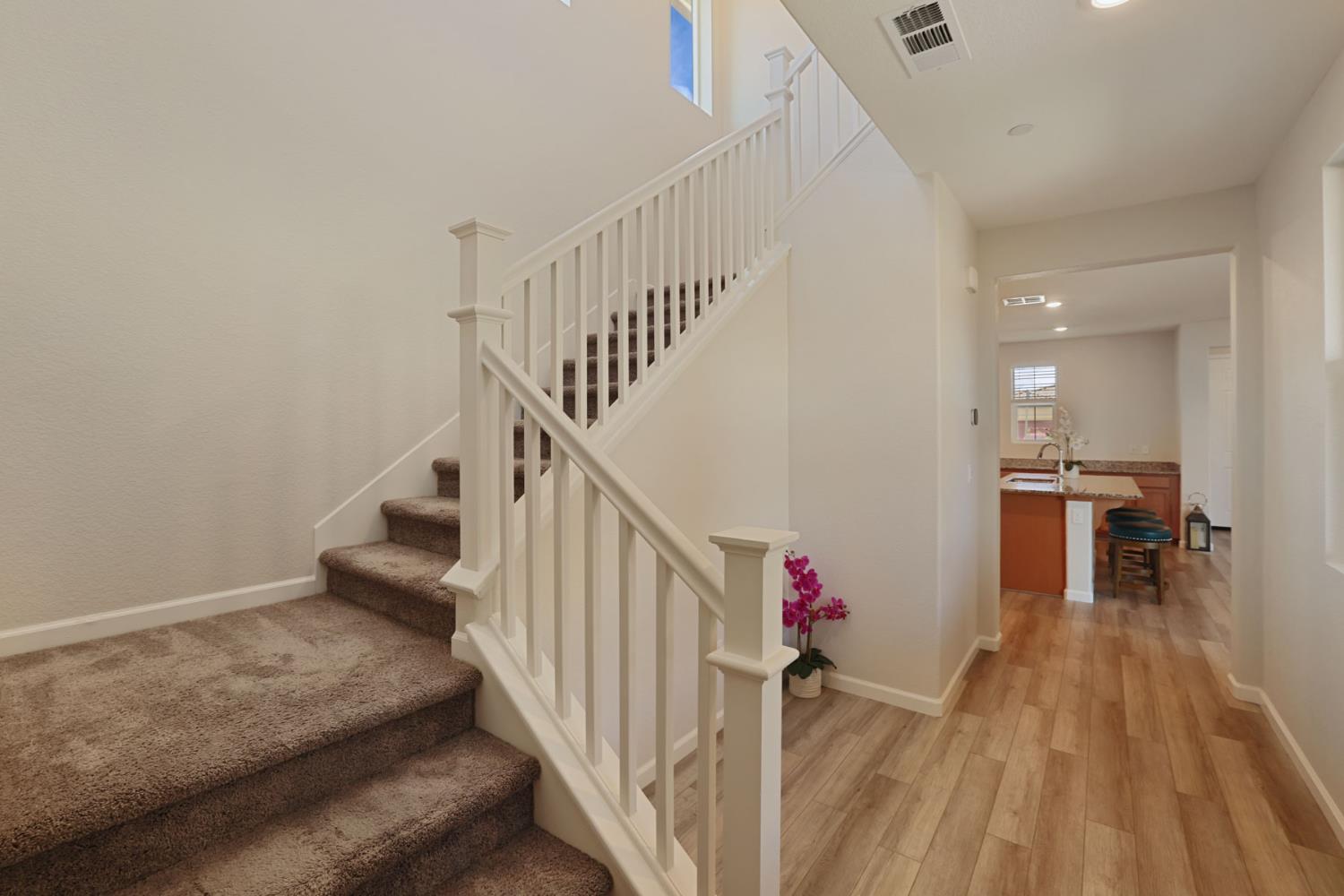1457 W Woodward Ave, Manteca, CA 95337