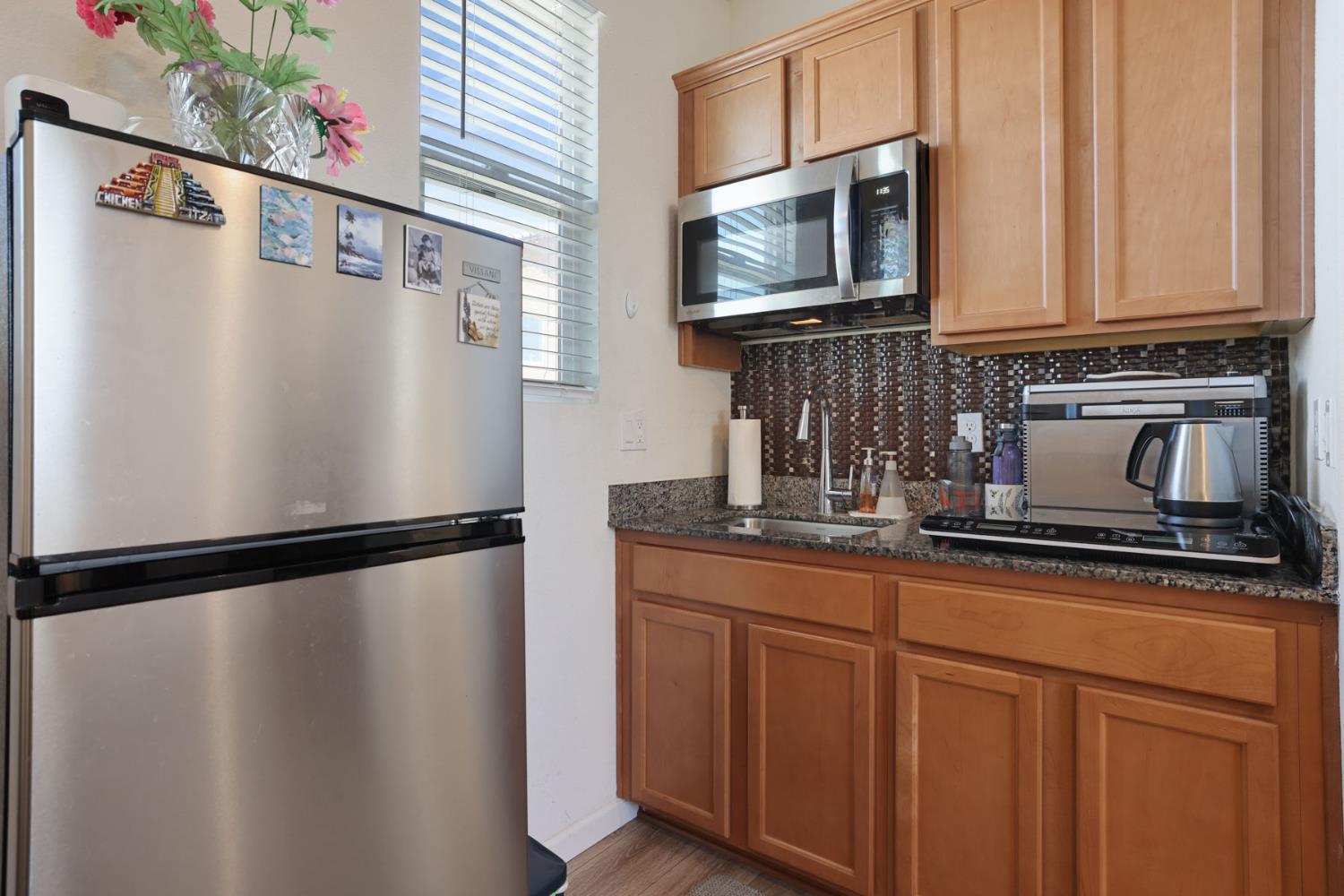 1457 W Woodward Ave, Manteca, CA 95337