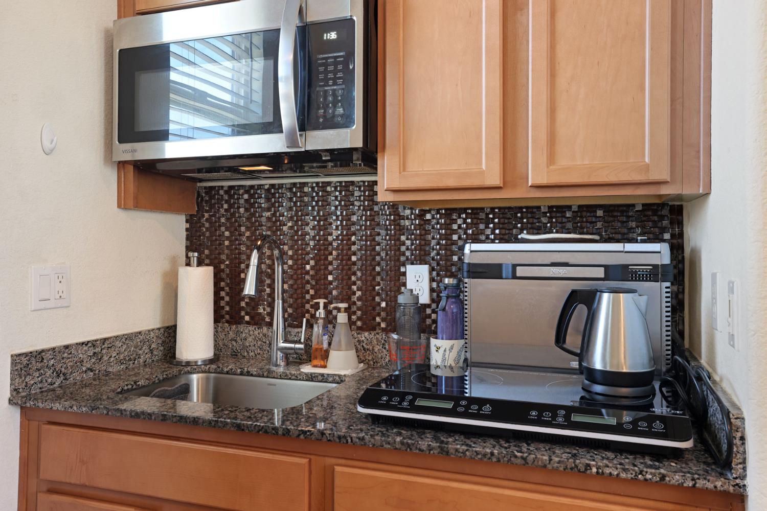 1457 W Woodward Ave, Manteca, CA 95337
