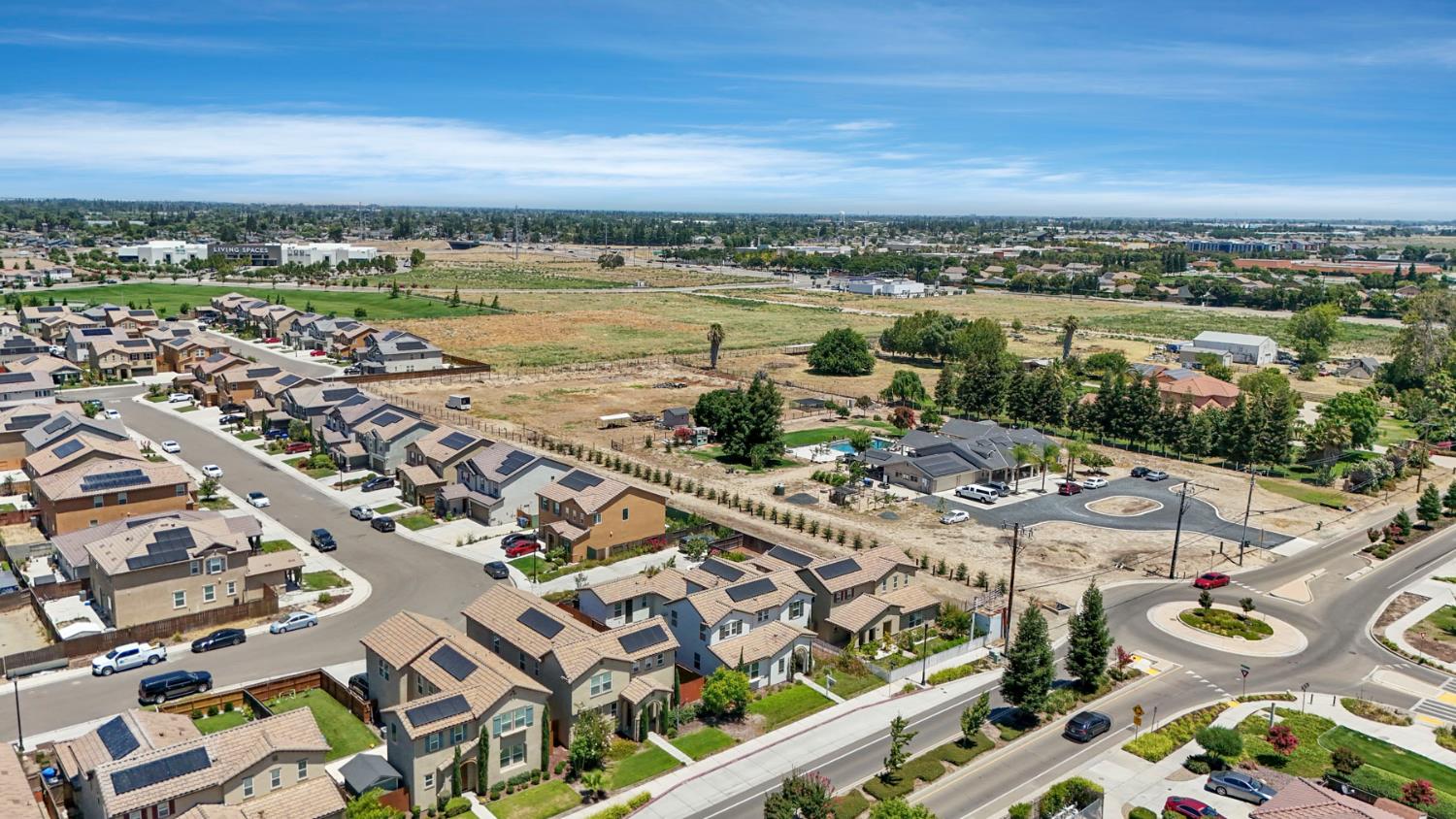 1457 W Woodward Ave, Manteca, CA 95337