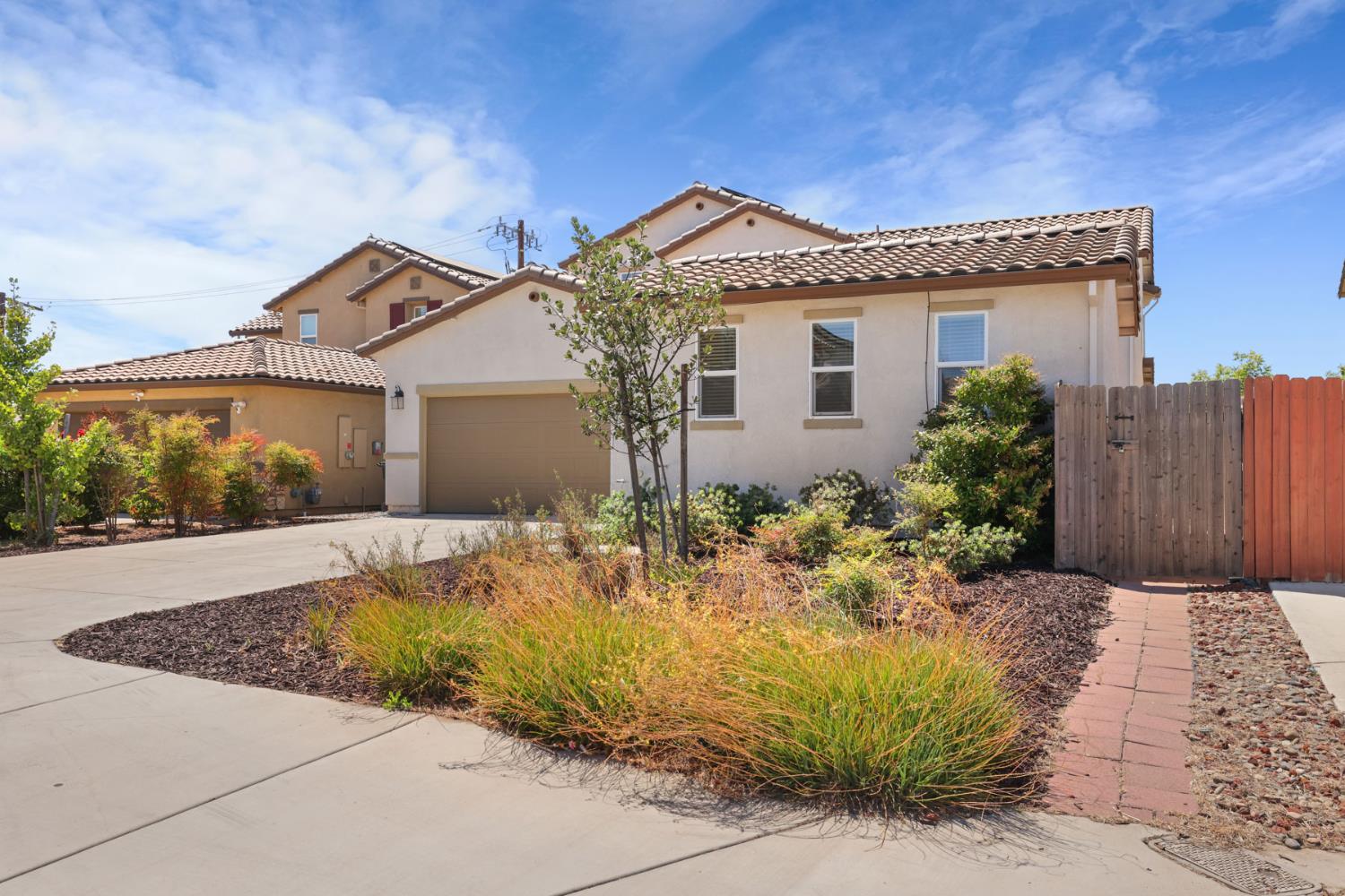1457 W Woodward Ave, Manteca, CA 95337