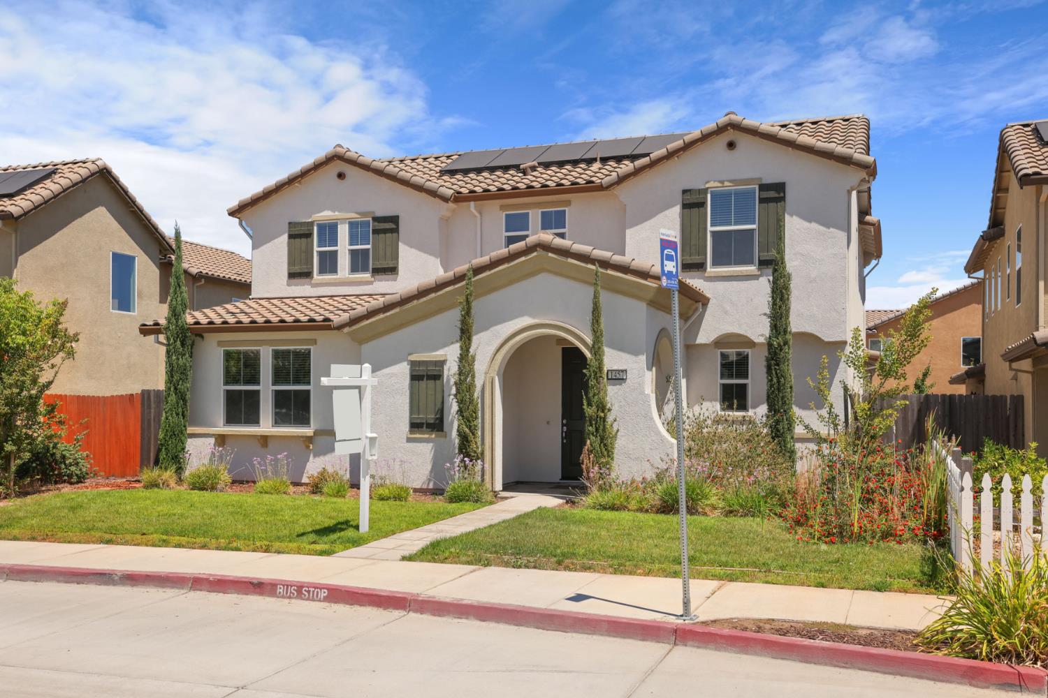 1457 W Woodward Ave, Manteca, CA 95337