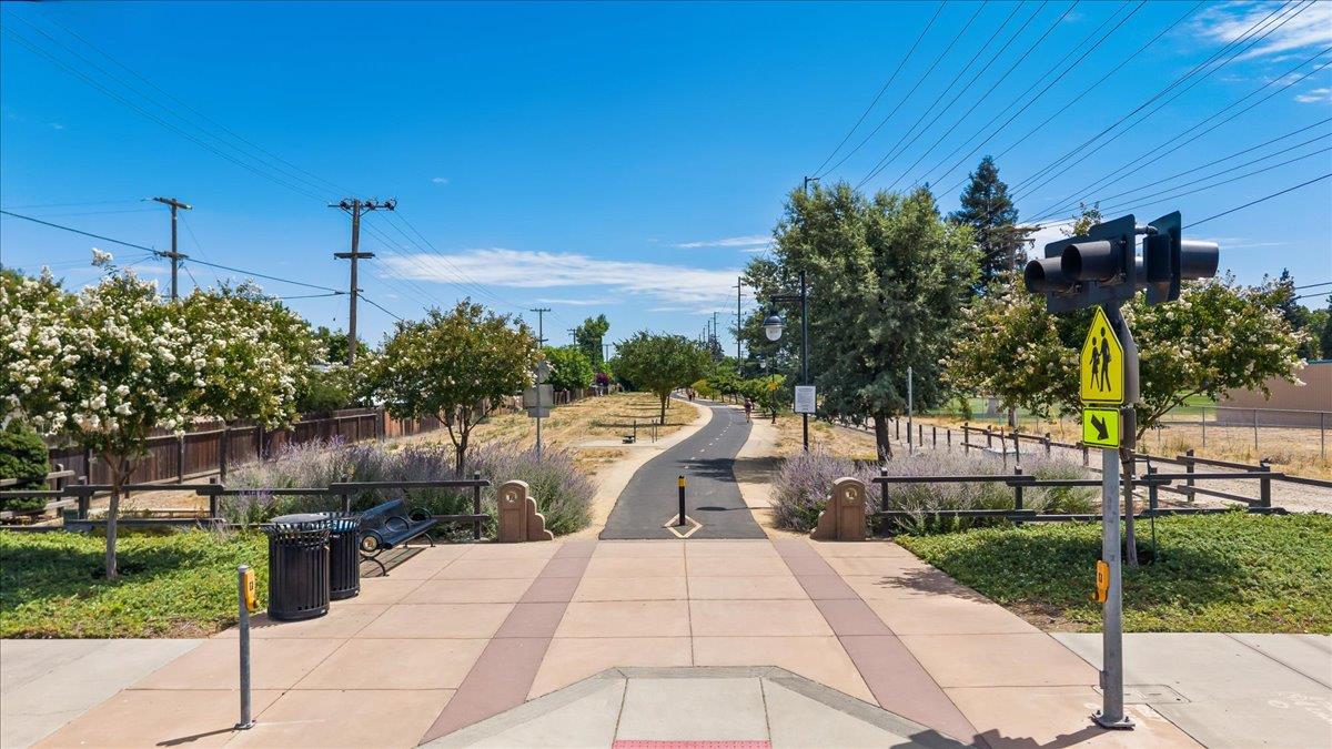 720 Woodrow Ave, Modesto, CA 95350