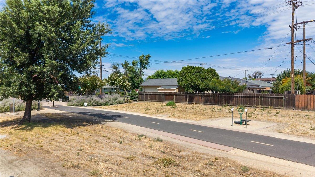 720 Woodrow Ave, Modesto, CA 95350