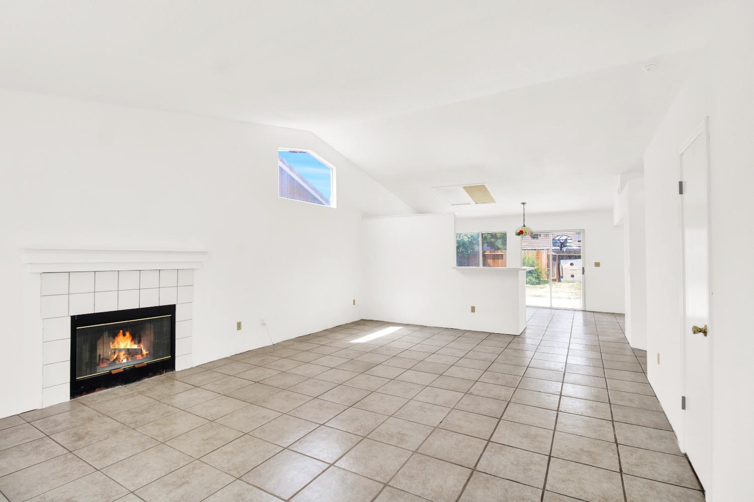 1925 Central Park Way, Ceres, CA 95351