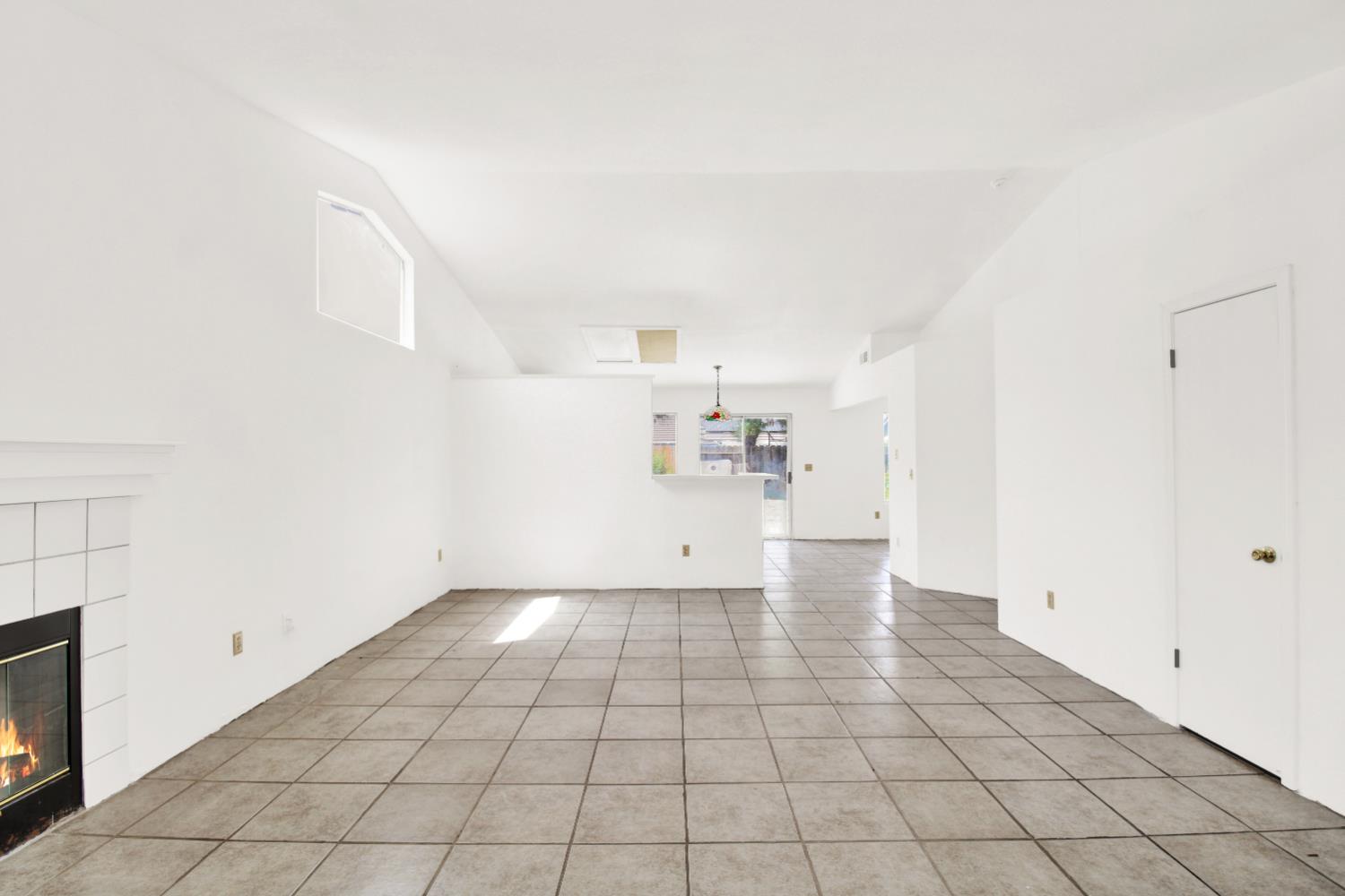1925 Central Park Way, Ceres, CA 95351