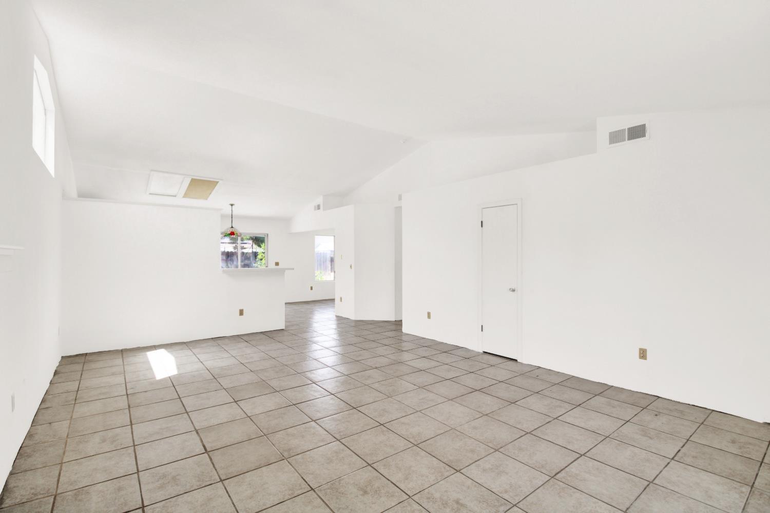 1925 Central Park Way, Ceres, CA 95351