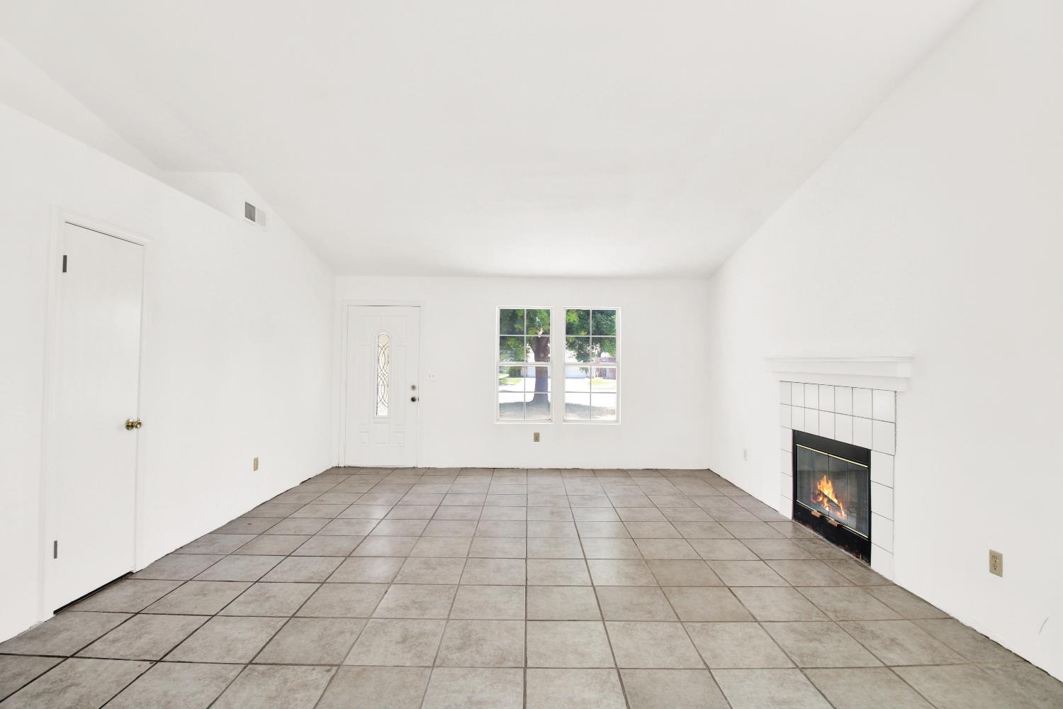 1925 Central Park Way, Ceres, CA 95351