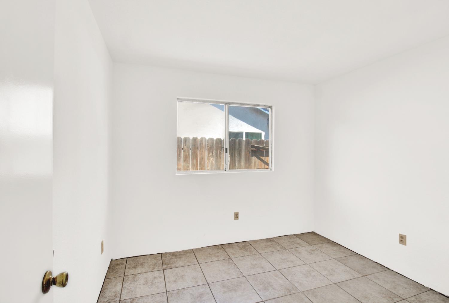 1925 Central Park Way, Ceres, CA 95351