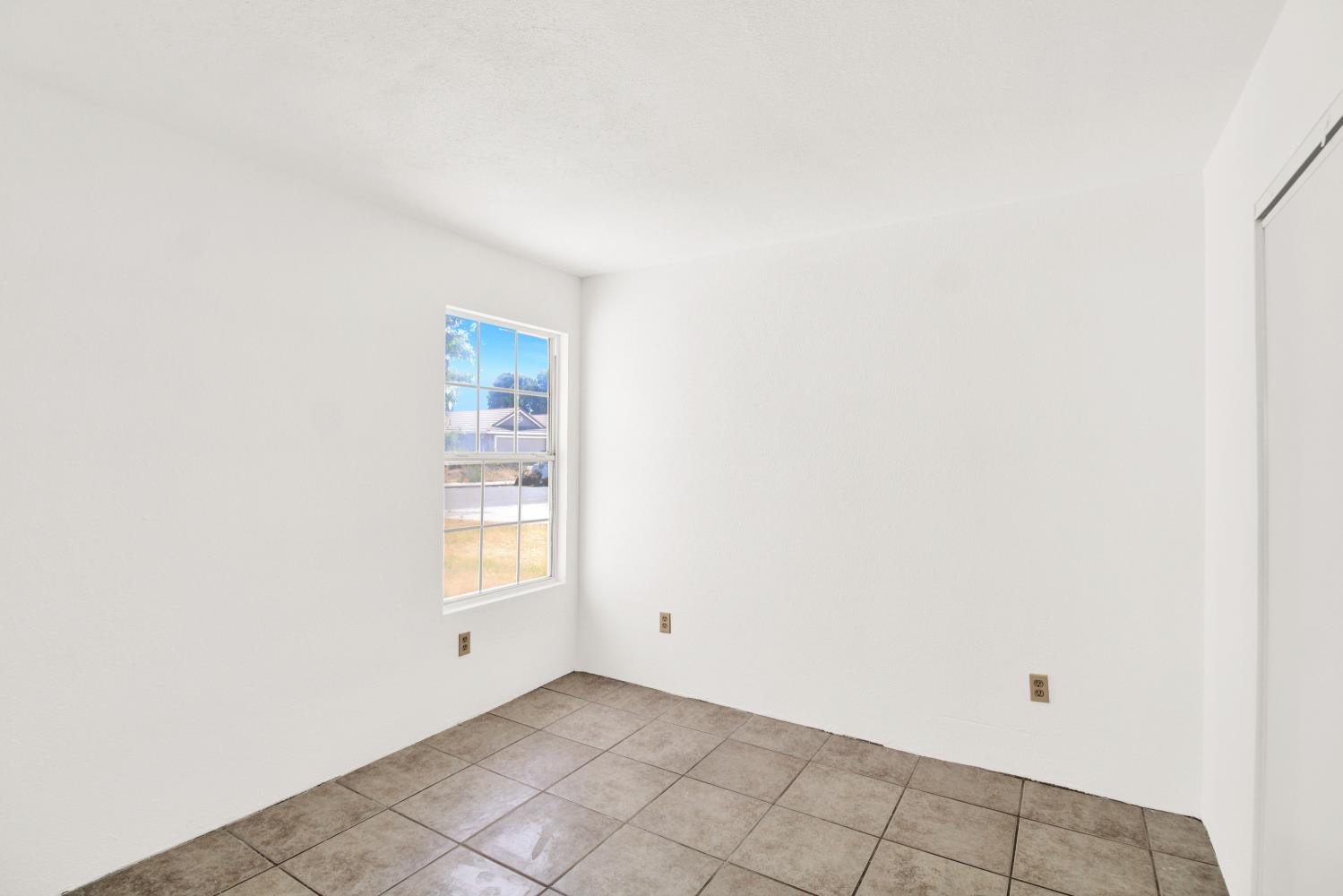 1925 Central Park Way, Ceres, CA 95351