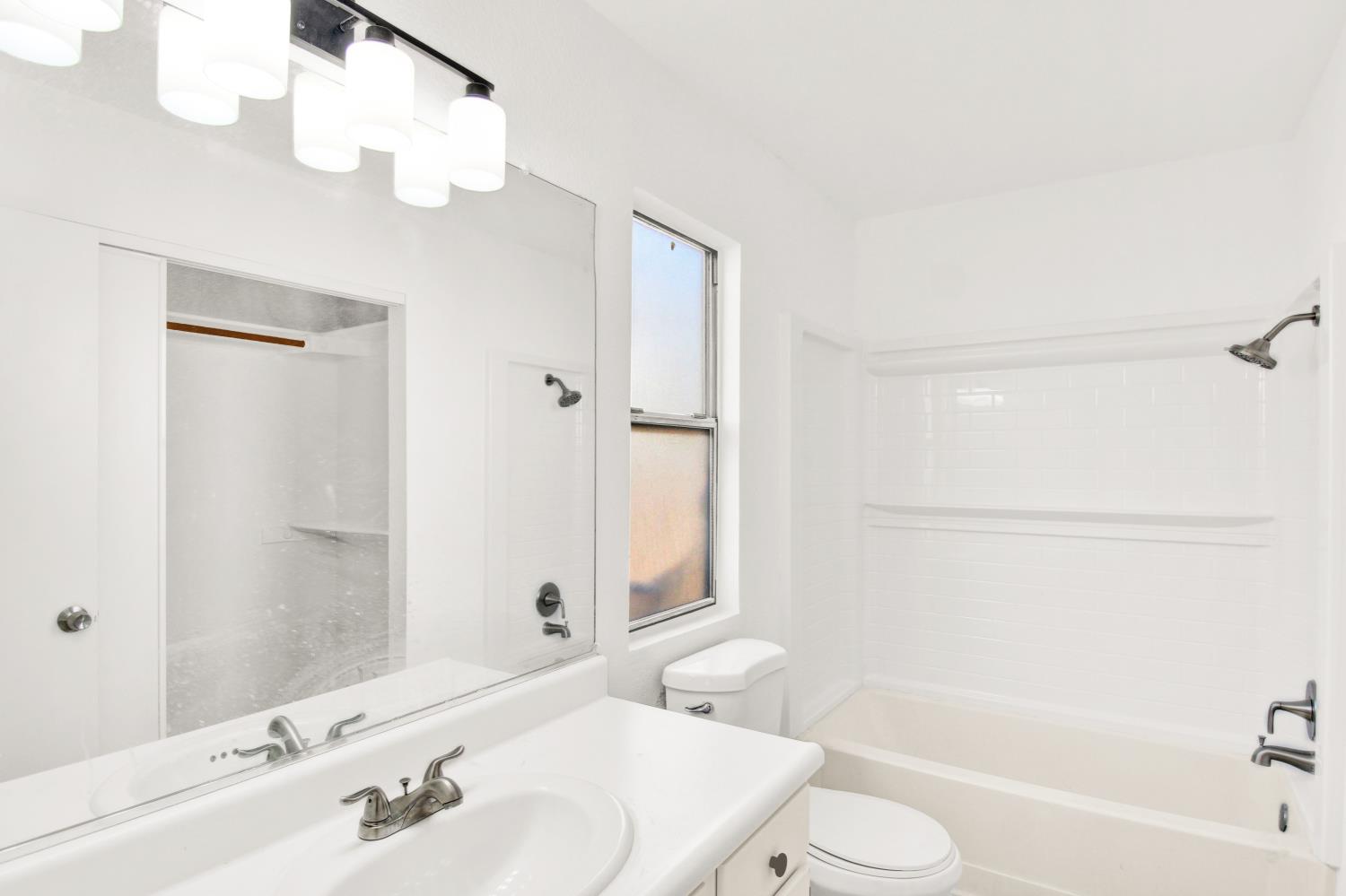 1925 Central Park Way, Ceres, CA 95351