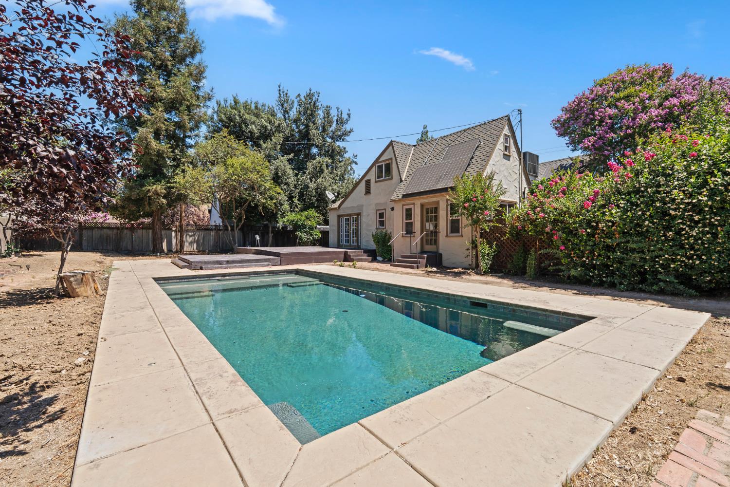 1015 College Ave, Modesto, CA 95350