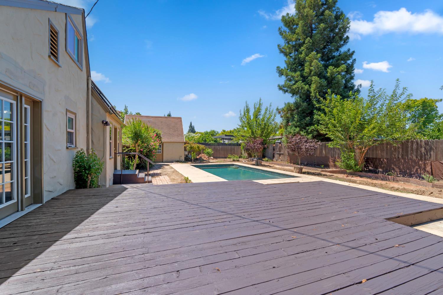 1015 College Ave, Modesto, CA 95350