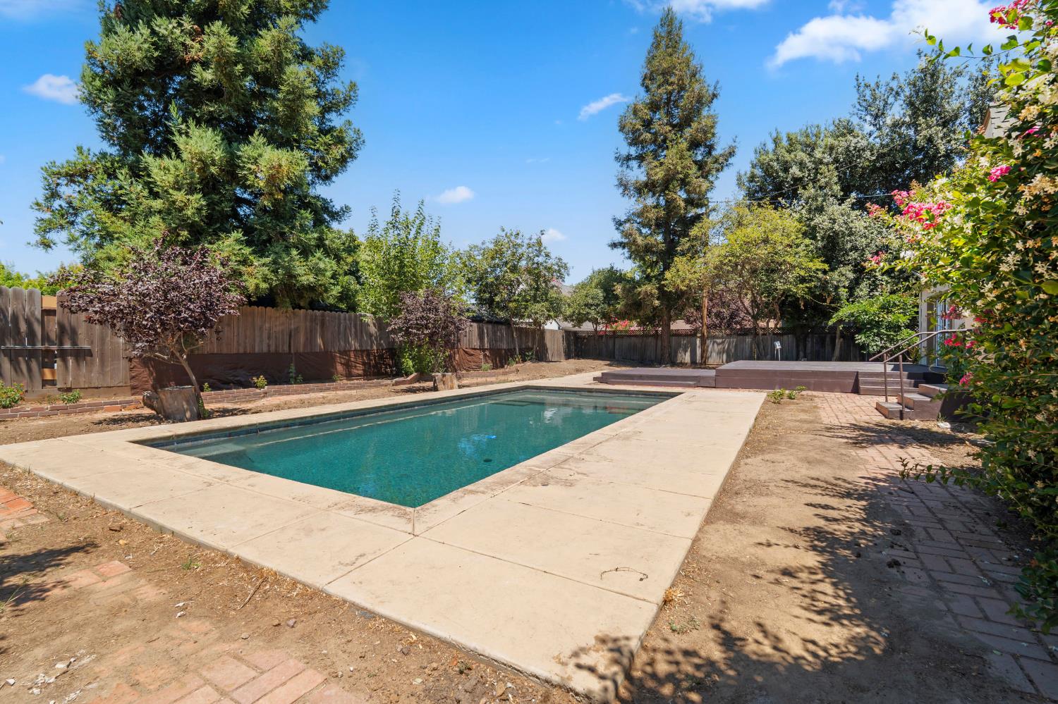 1015 College Ave, Modesto, CA 95350