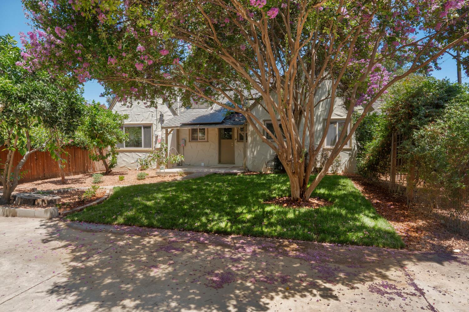 1015 College Ave, Modesto, CA 95350