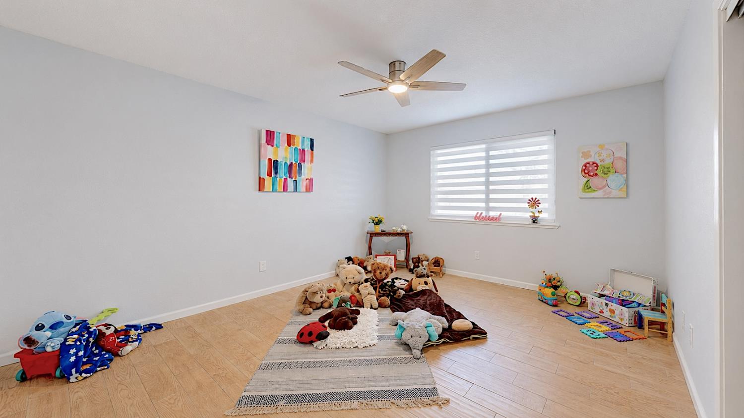 1820 Ogden Way, Turlock, CA 95380