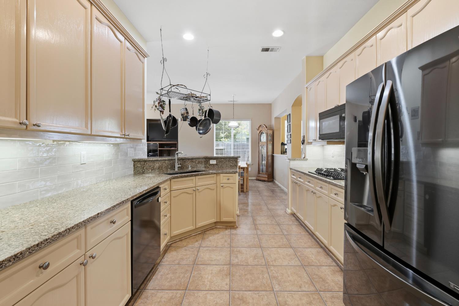 1442 Burchell Hill Dr, Oakdale, CA 95361