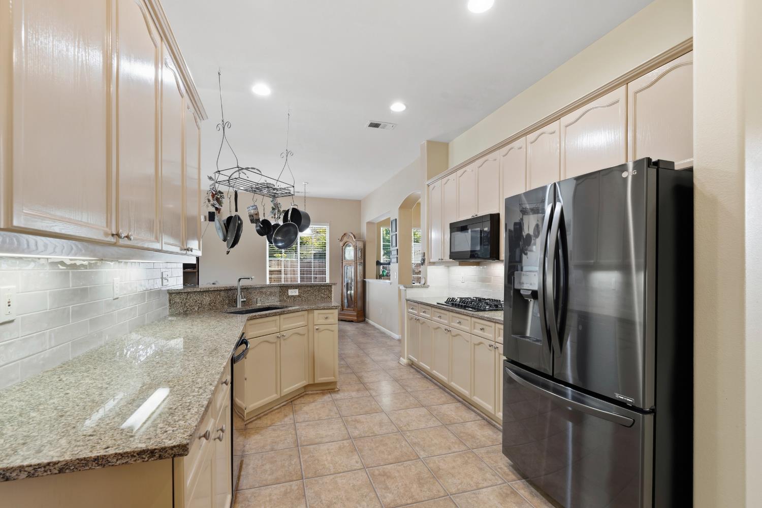 1442 Burchell Hill Dr, Oakdale, CA 95361