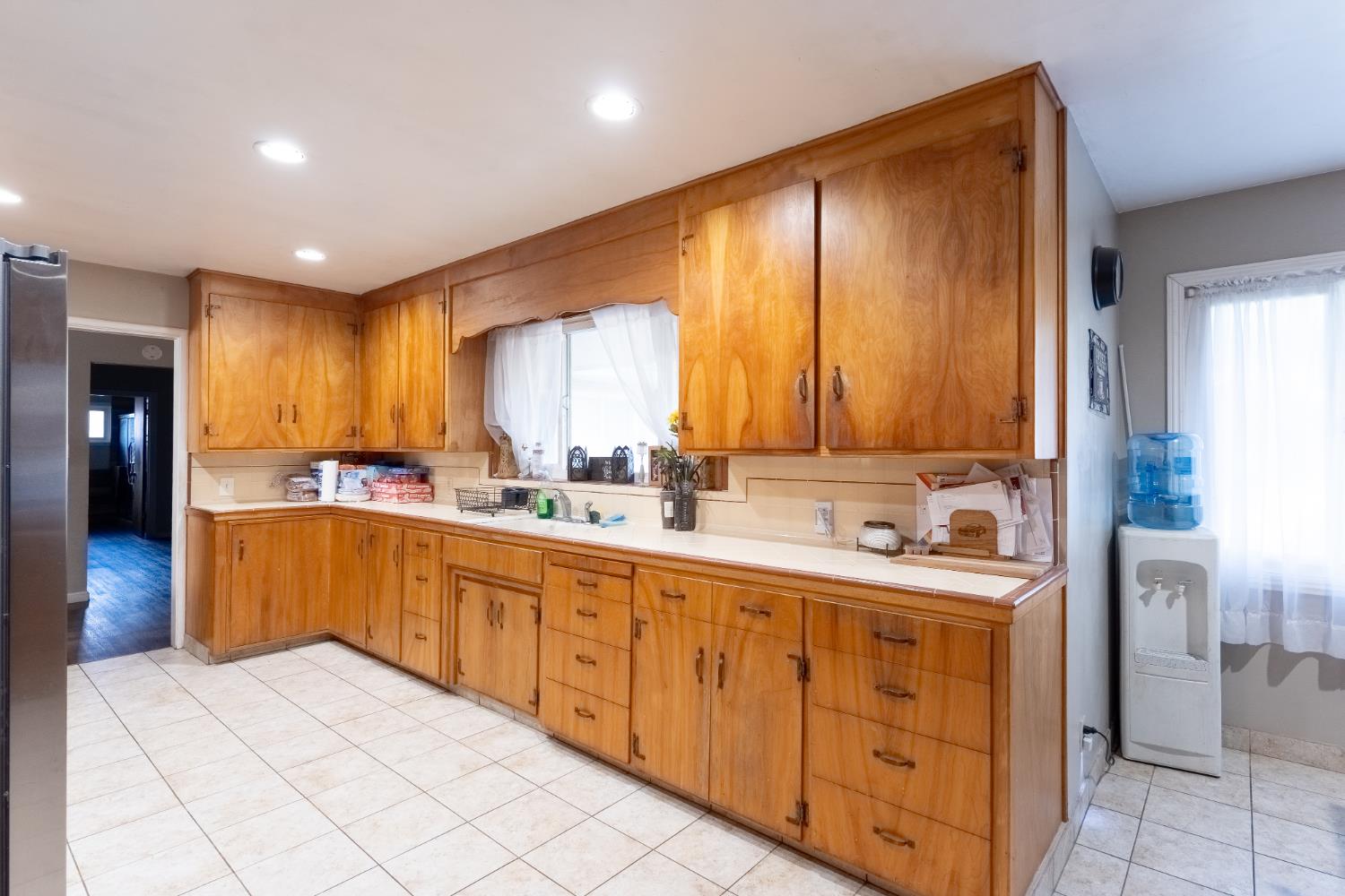 221 N Western Ave, Waterford, CA 95386