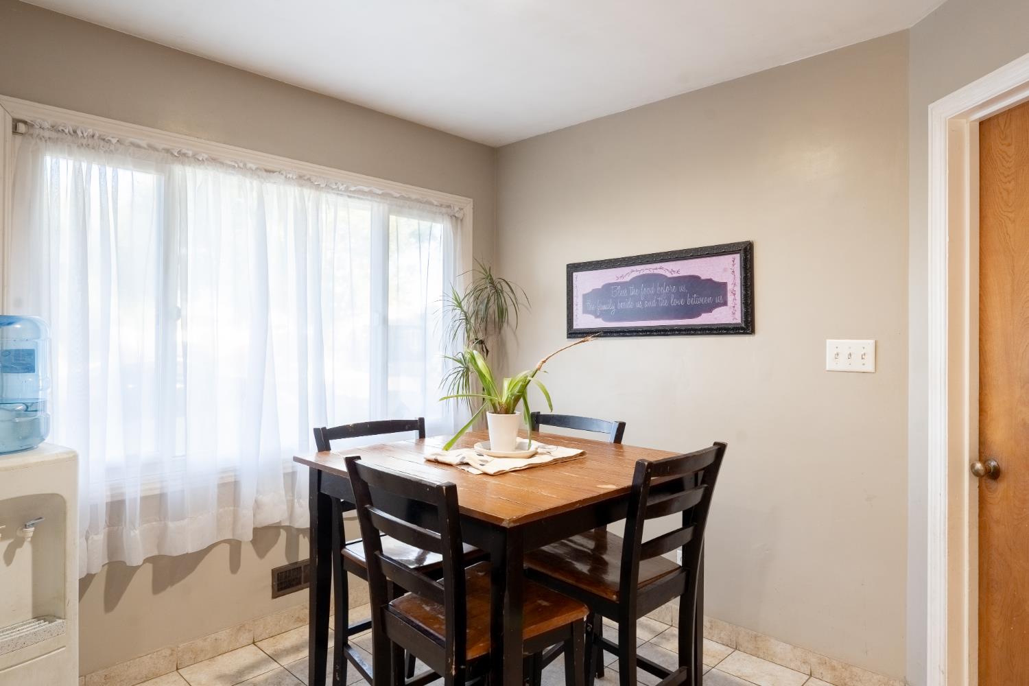 221 N Western Ave, Waterford, CA 95386