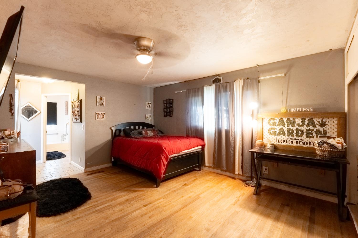 221 N Western Ave, Waterford, CA 95386