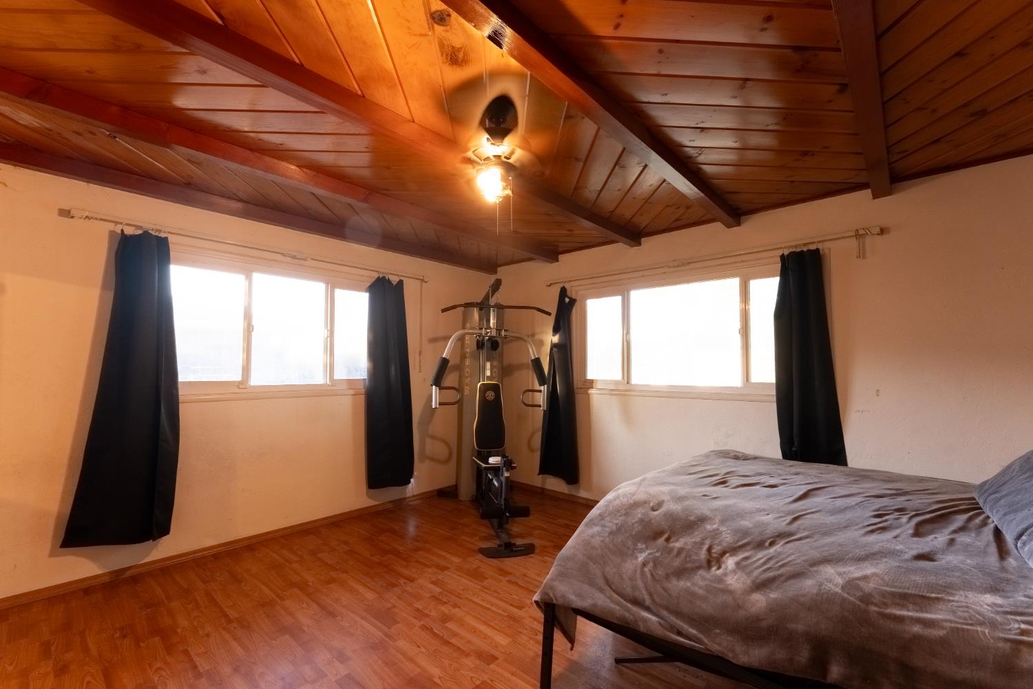 221 N Western Ave, Waterford, CA 95386