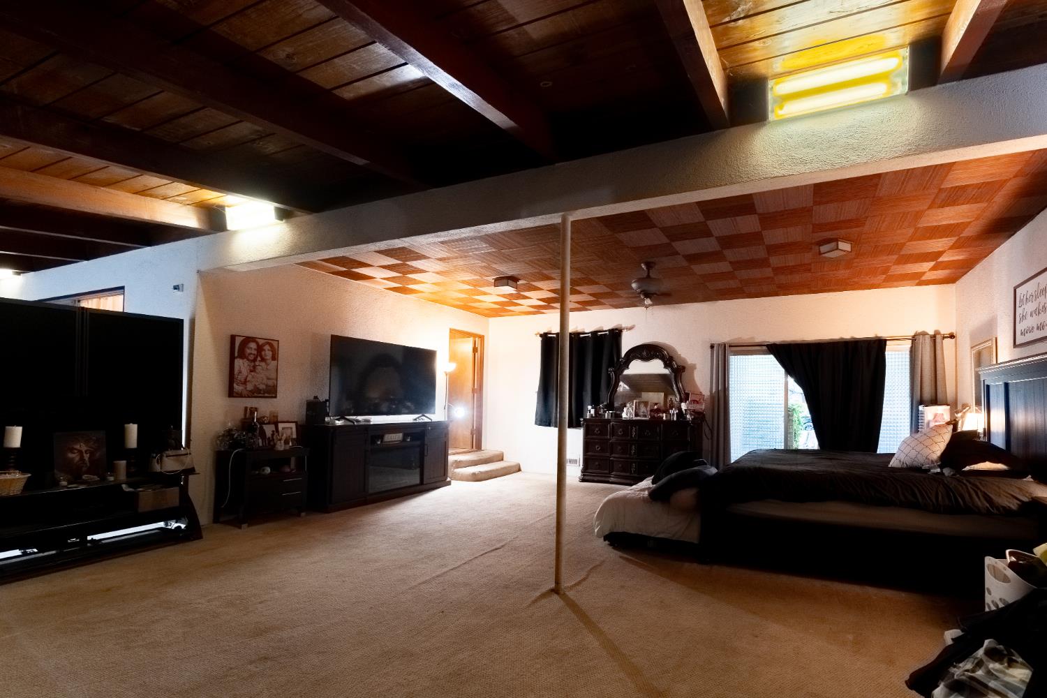 221 N Western Ave, Waterford, CA 95386