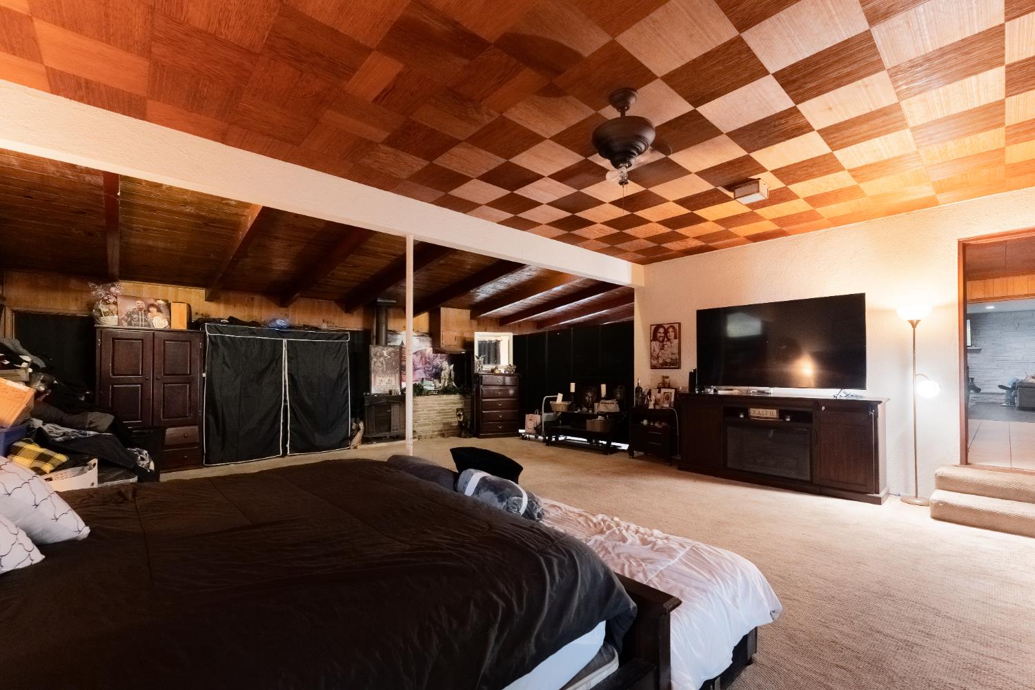 221 N Western Ave, Waterford, CA 95386