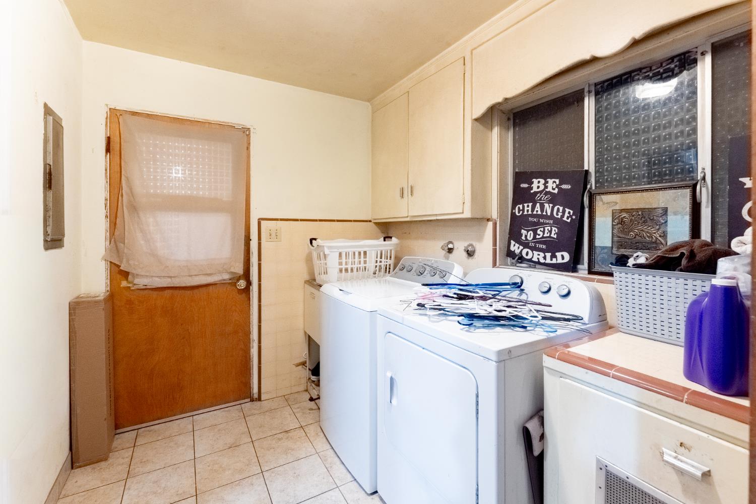 221 N Western Ave, Waterford, CA 95386