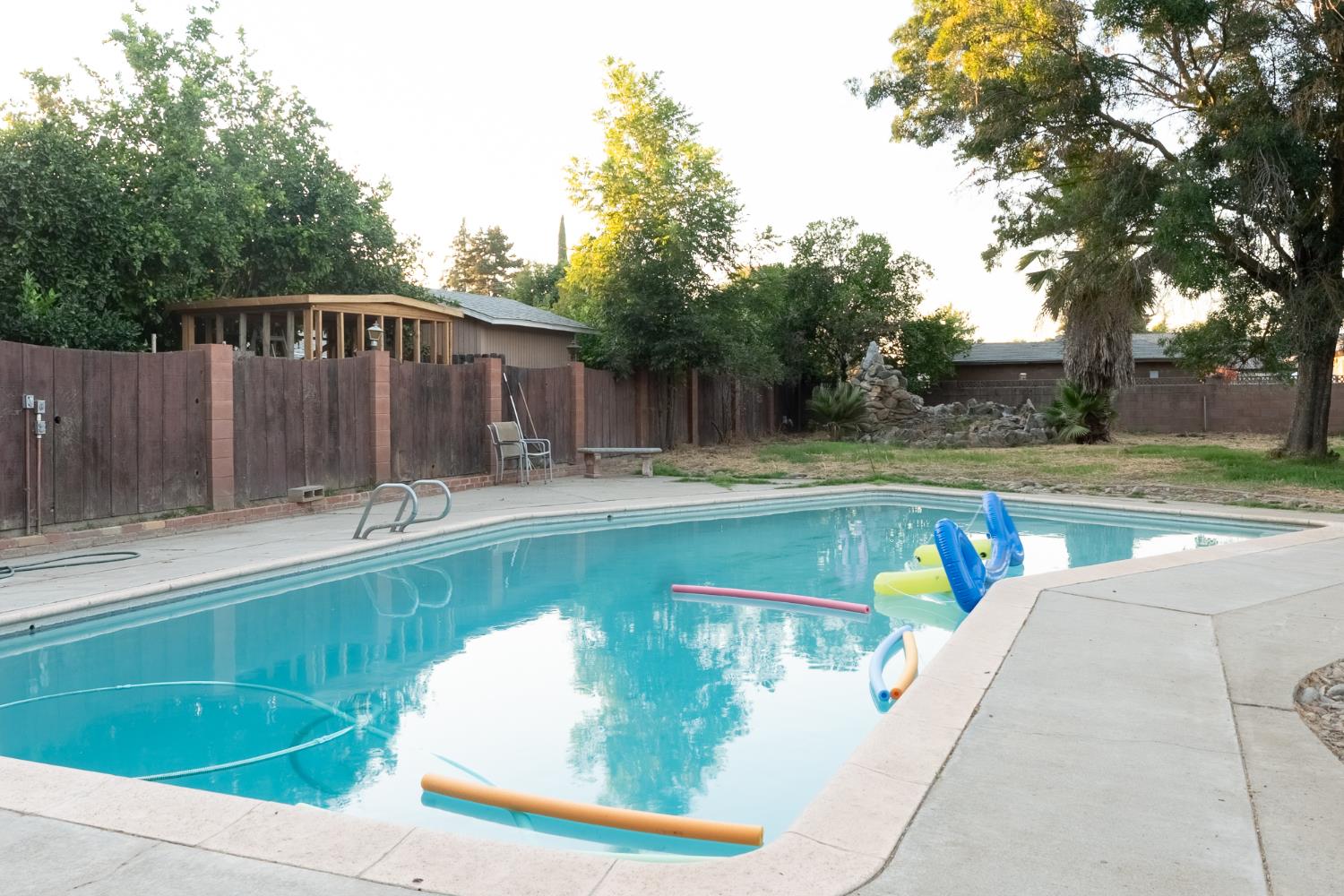 221 N Western Ave, Waterford, CA 95386