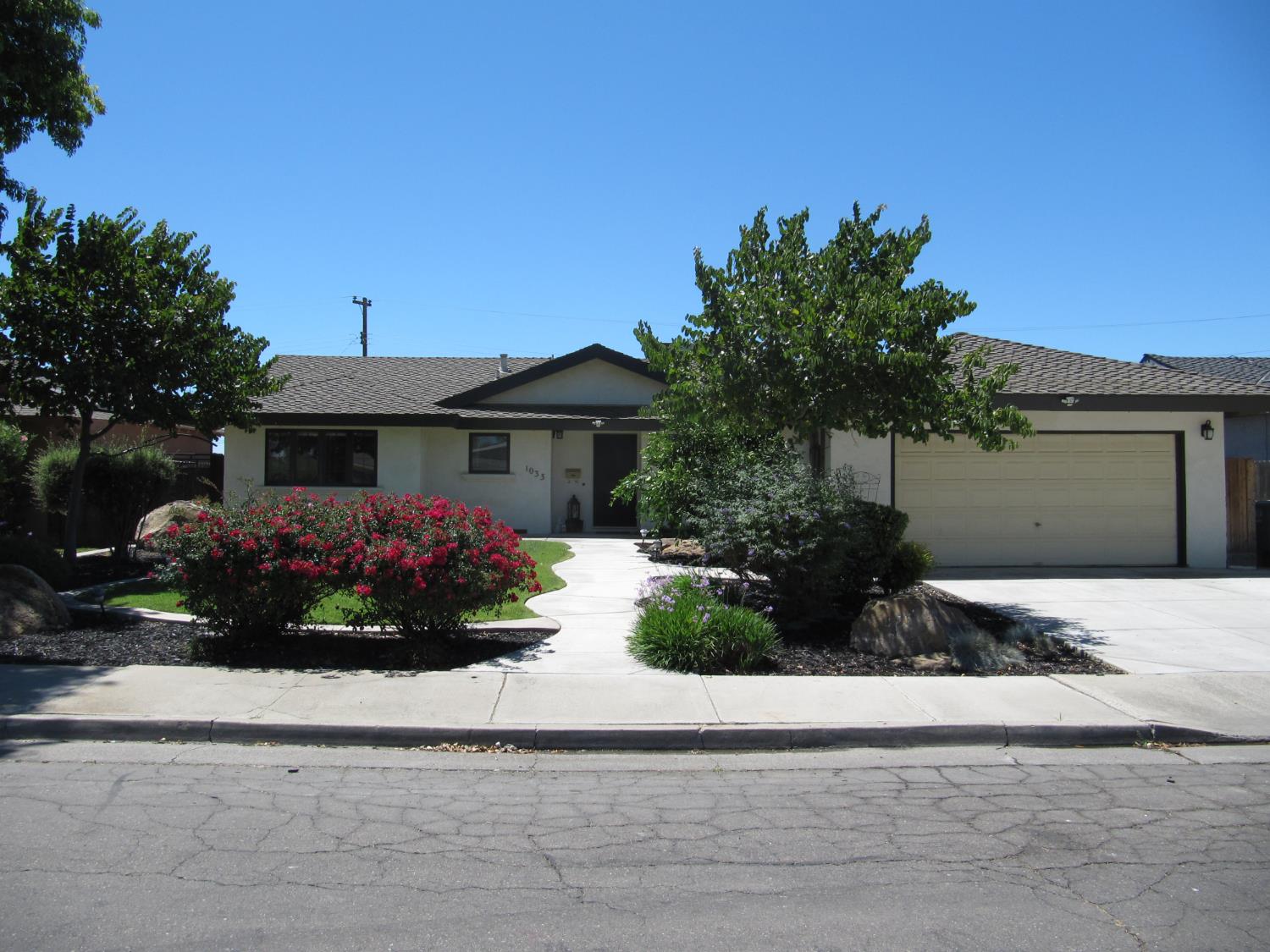 1033 Madison Ave, Los Banos, CA 93635