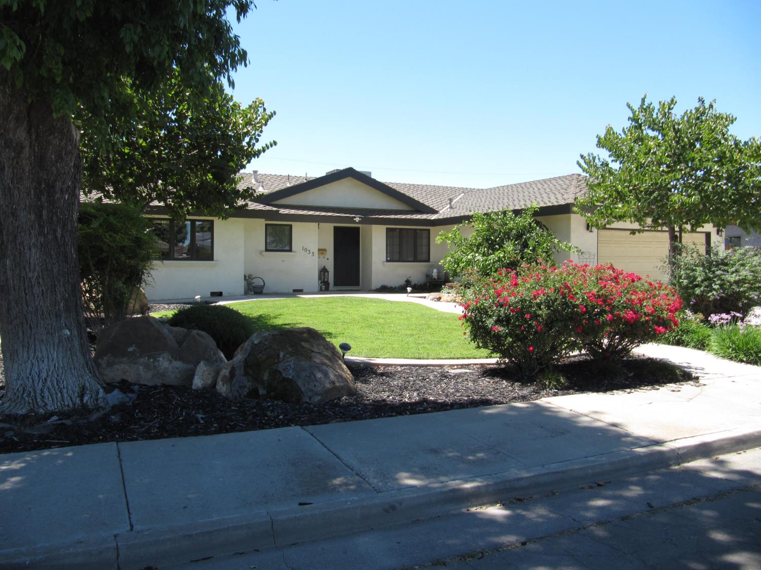 1033 Madison Ave, Los Banos, CA 93635