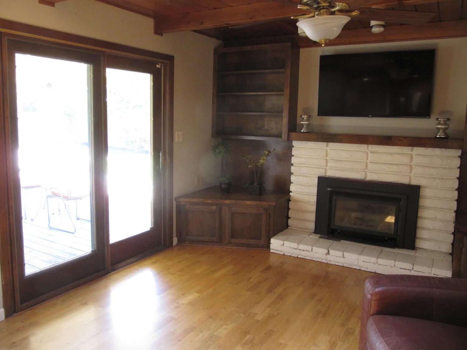 1033 Madison Ave, Los Banos, CA 93635