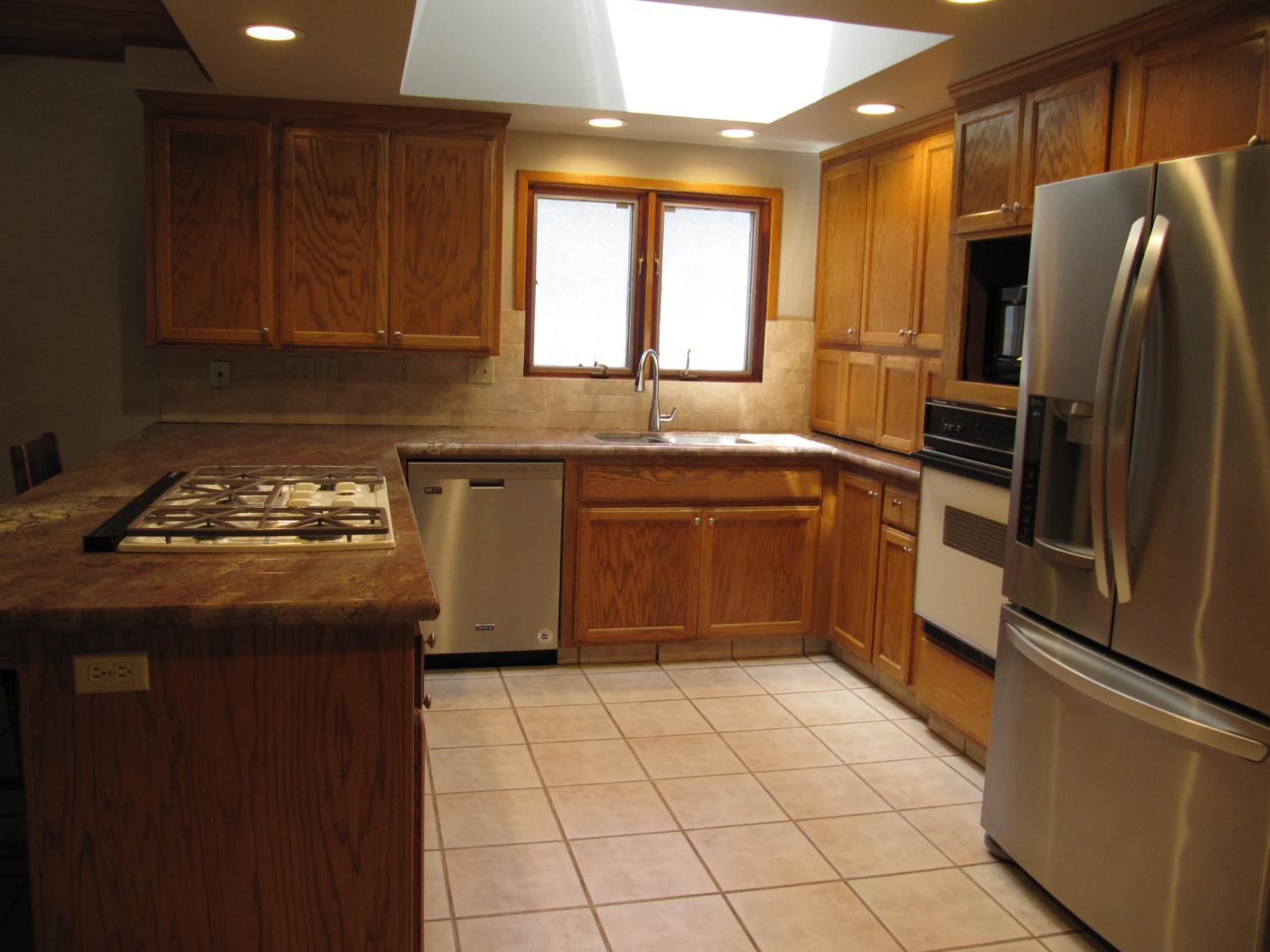 1033 Madison Ave, Los Banos, CA 93635