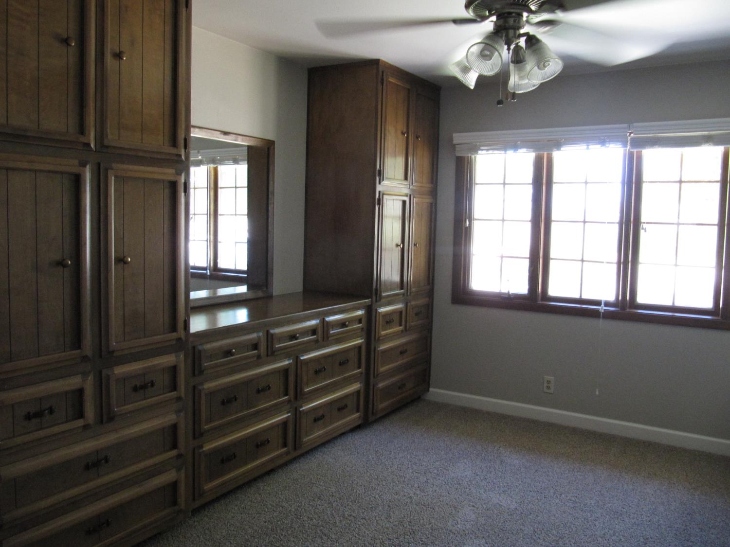1033 Madison Ave, Los Banos, CA 93635
