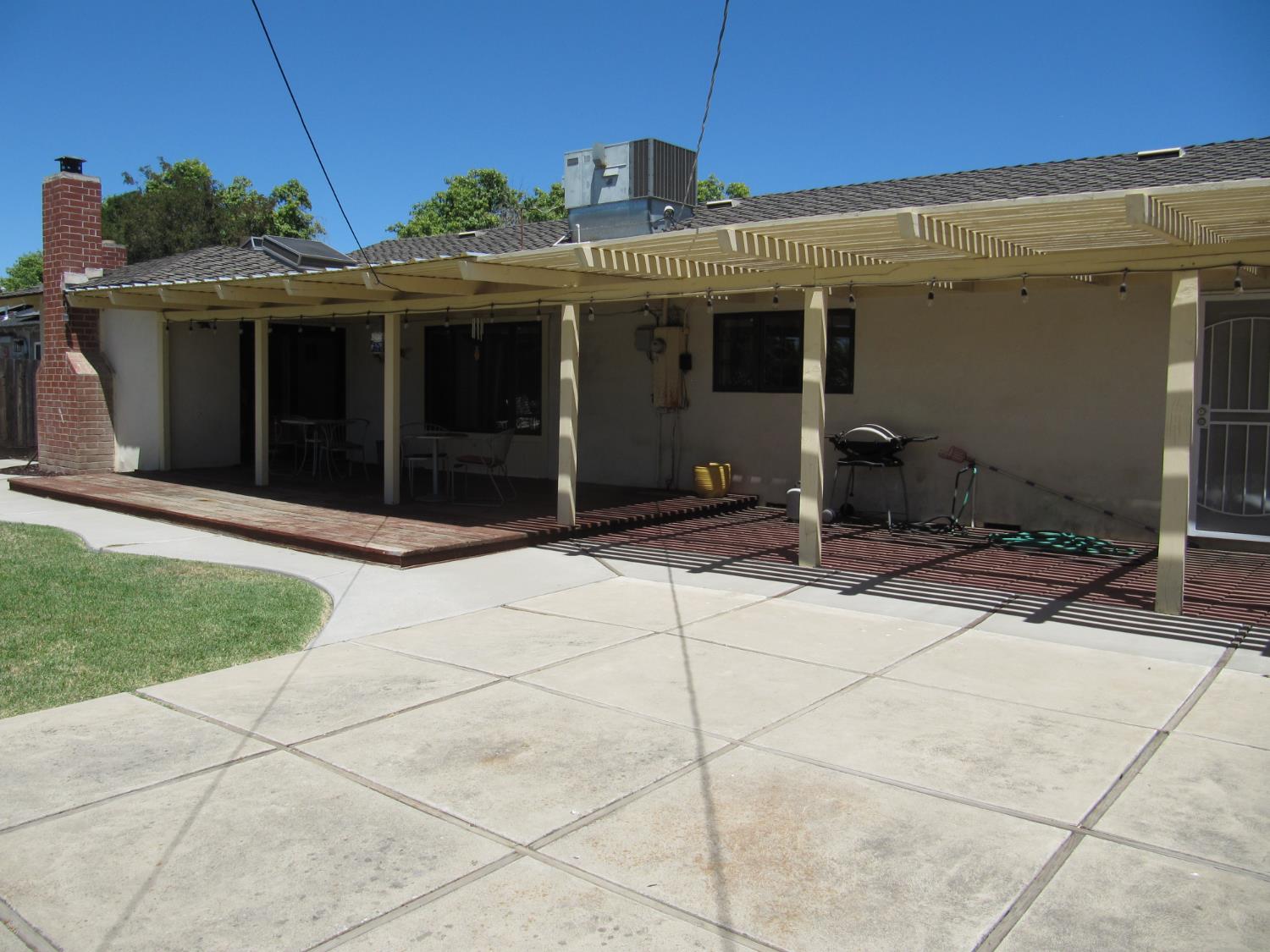 1033 Madison Ave, Los Banos, CA 93635