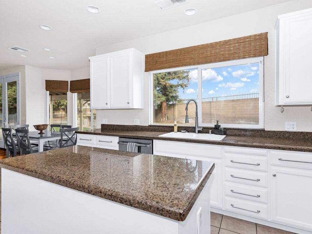 2248 Cherry Tree Ln, Riverbank, CA 95367