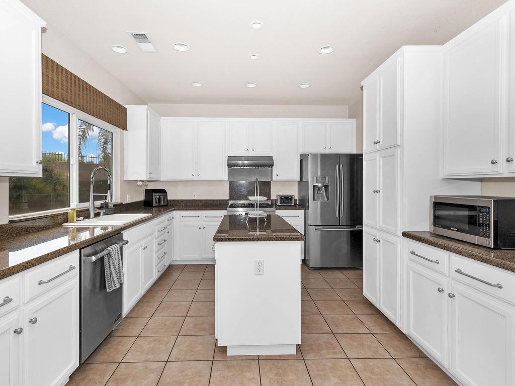 2248 Cherry Tree Ln, Riverbank, CA 95367