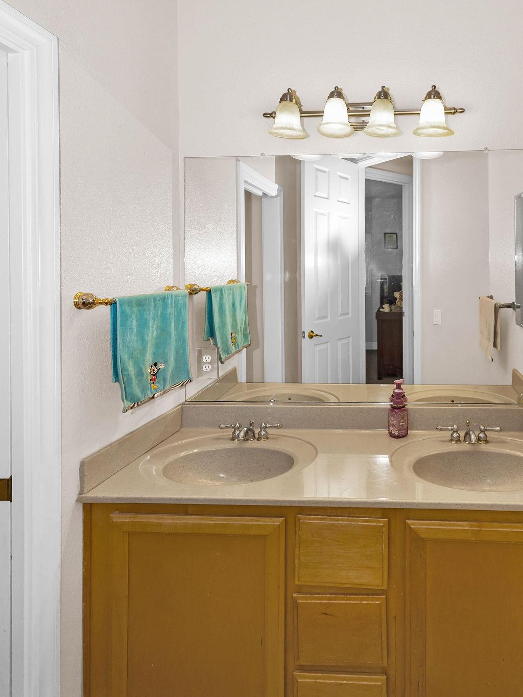2248 Cherry Tree Ln, Riverbank, CA 95367