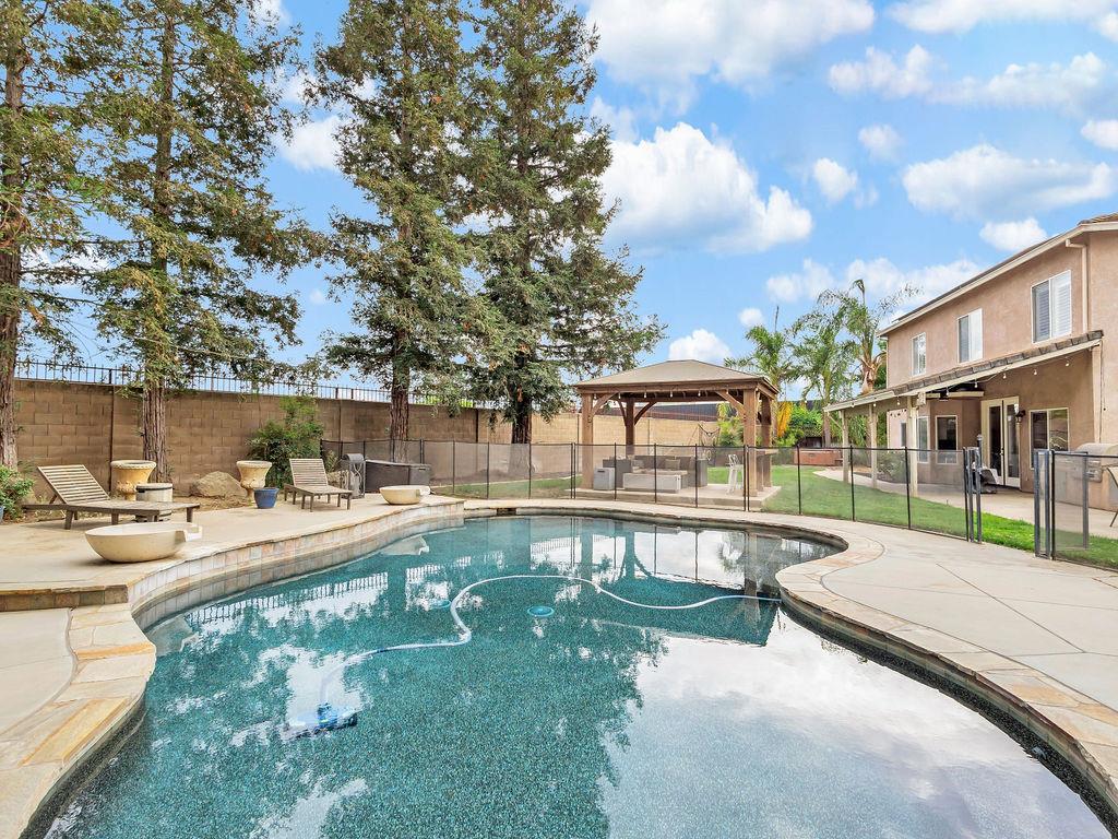 2248 Cherry Tree Ln, Riverbank, CA 95367