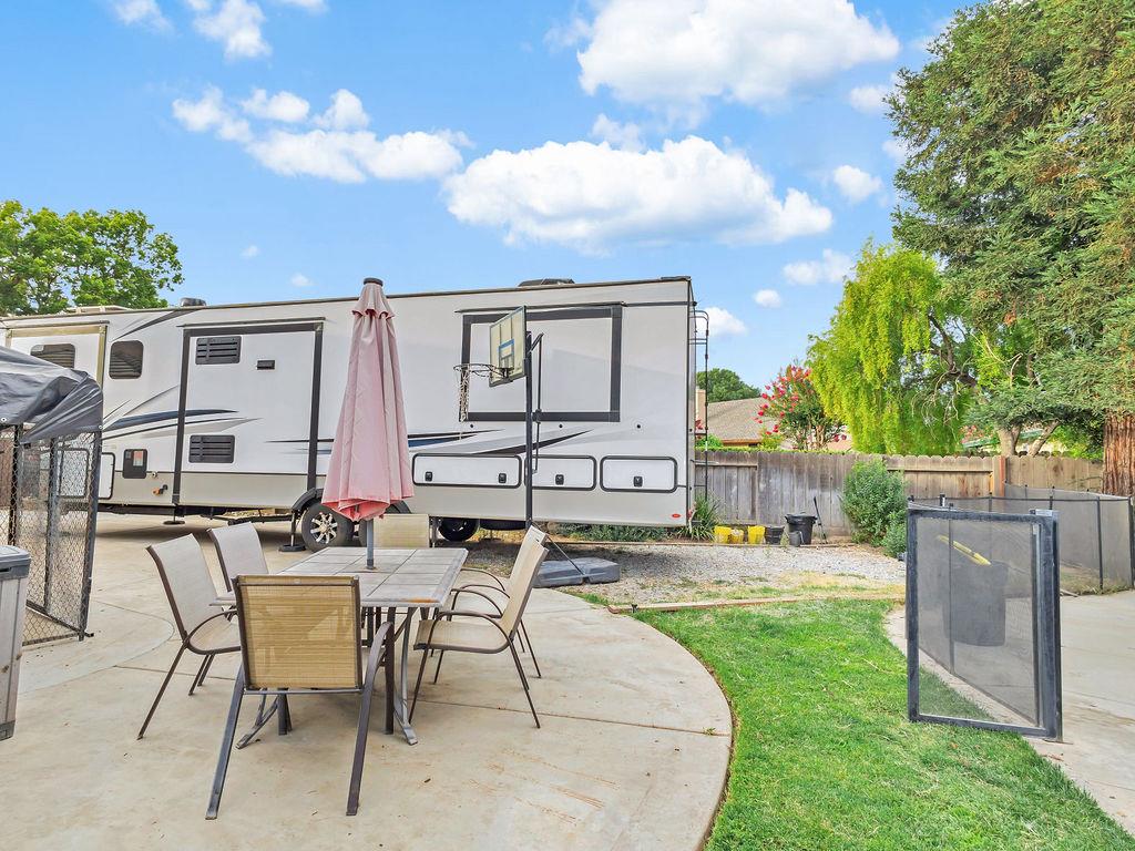 2248 Cherry Tree Ln, Riverbank, CA 95367