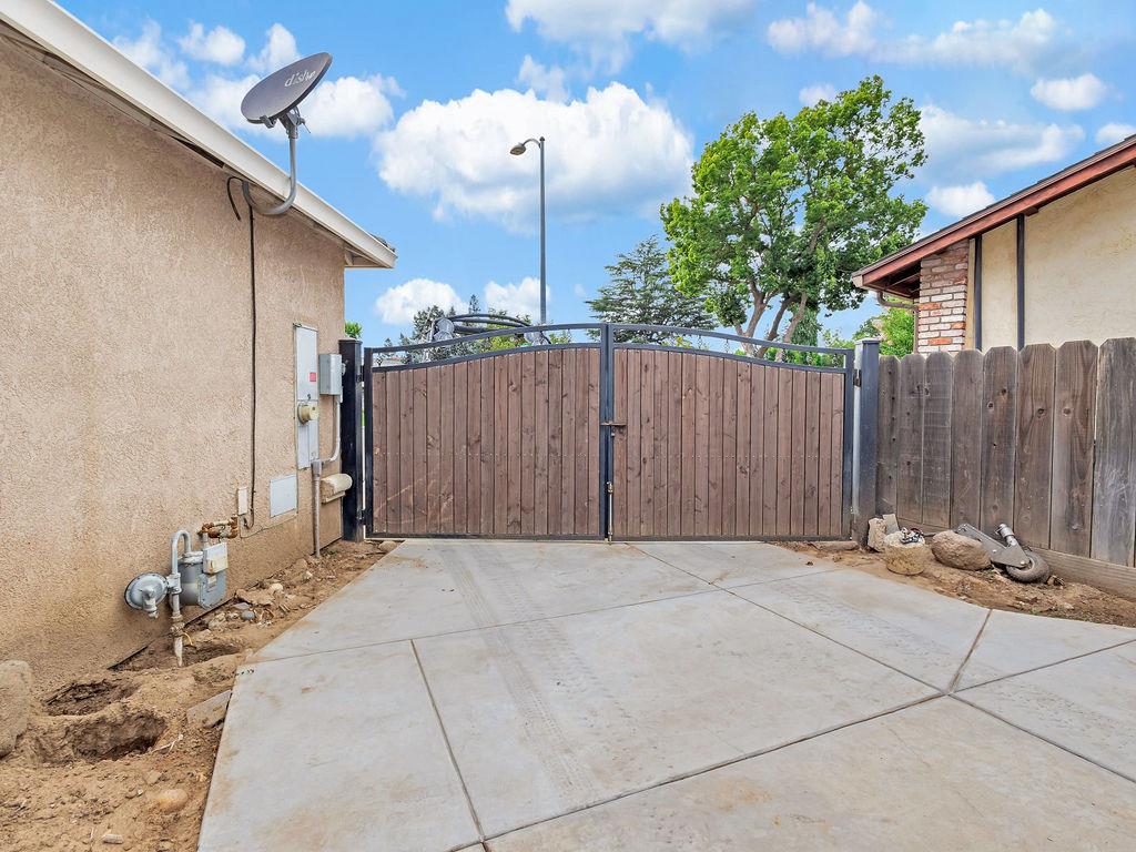 2248 Cherry Tree Ln, Riverbank, CA 95367