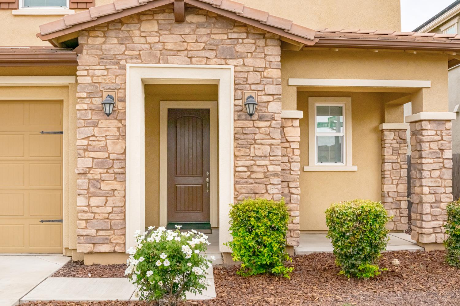 3853 Banyan Tree Dr, Modesto, CA 95355