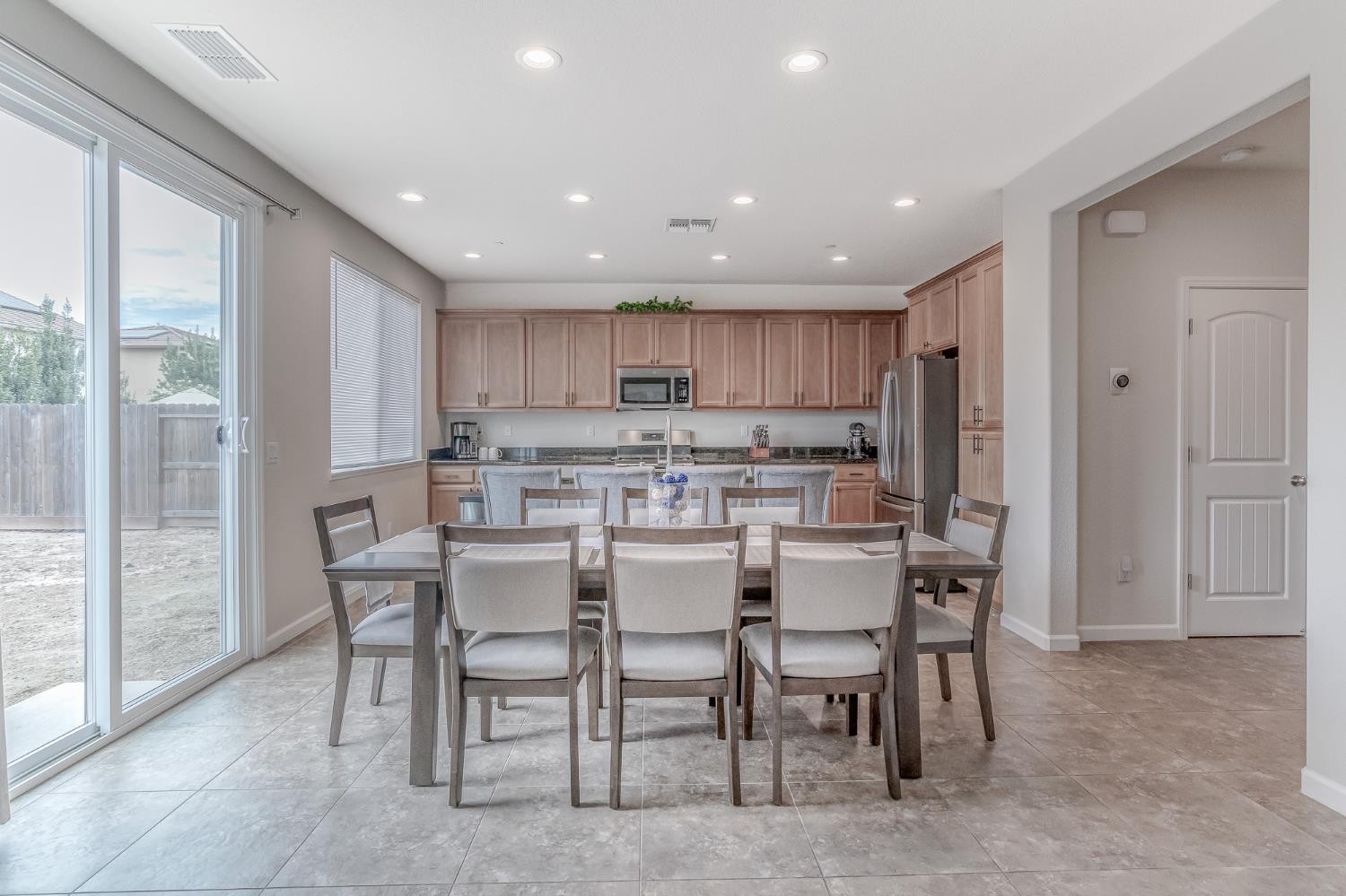 3853 Banyan Tree Dr, Modesto, CA 95355